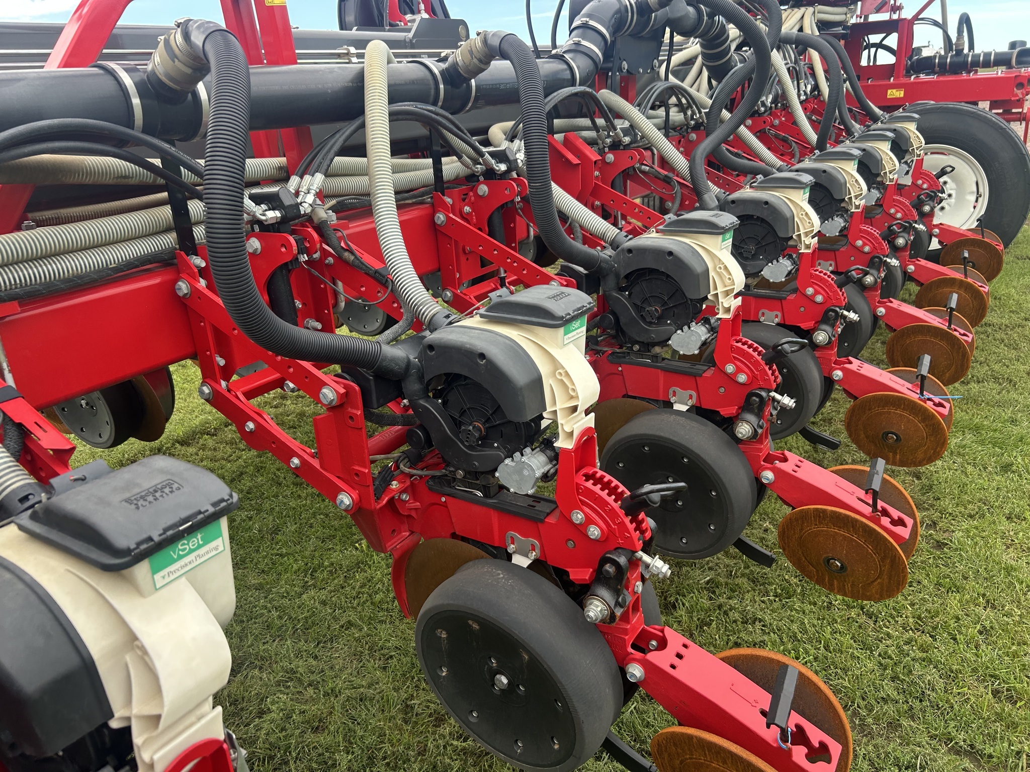 2021 AGCO White 9824VE Planter