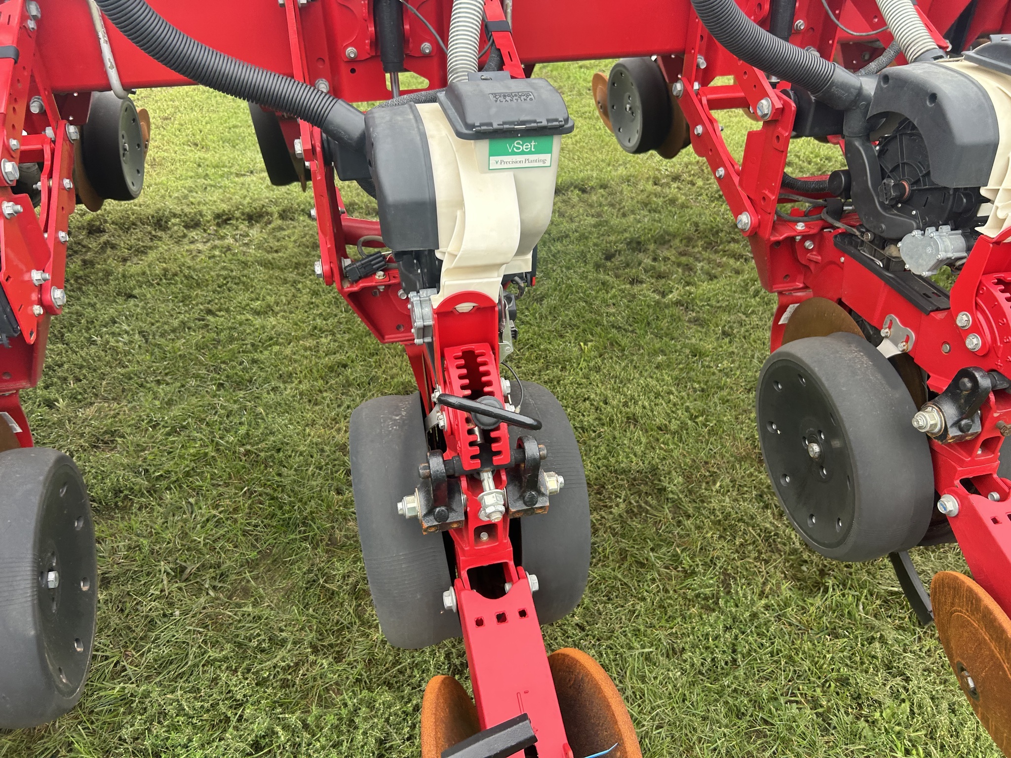 2021 AGCO White 9824VE Planter
