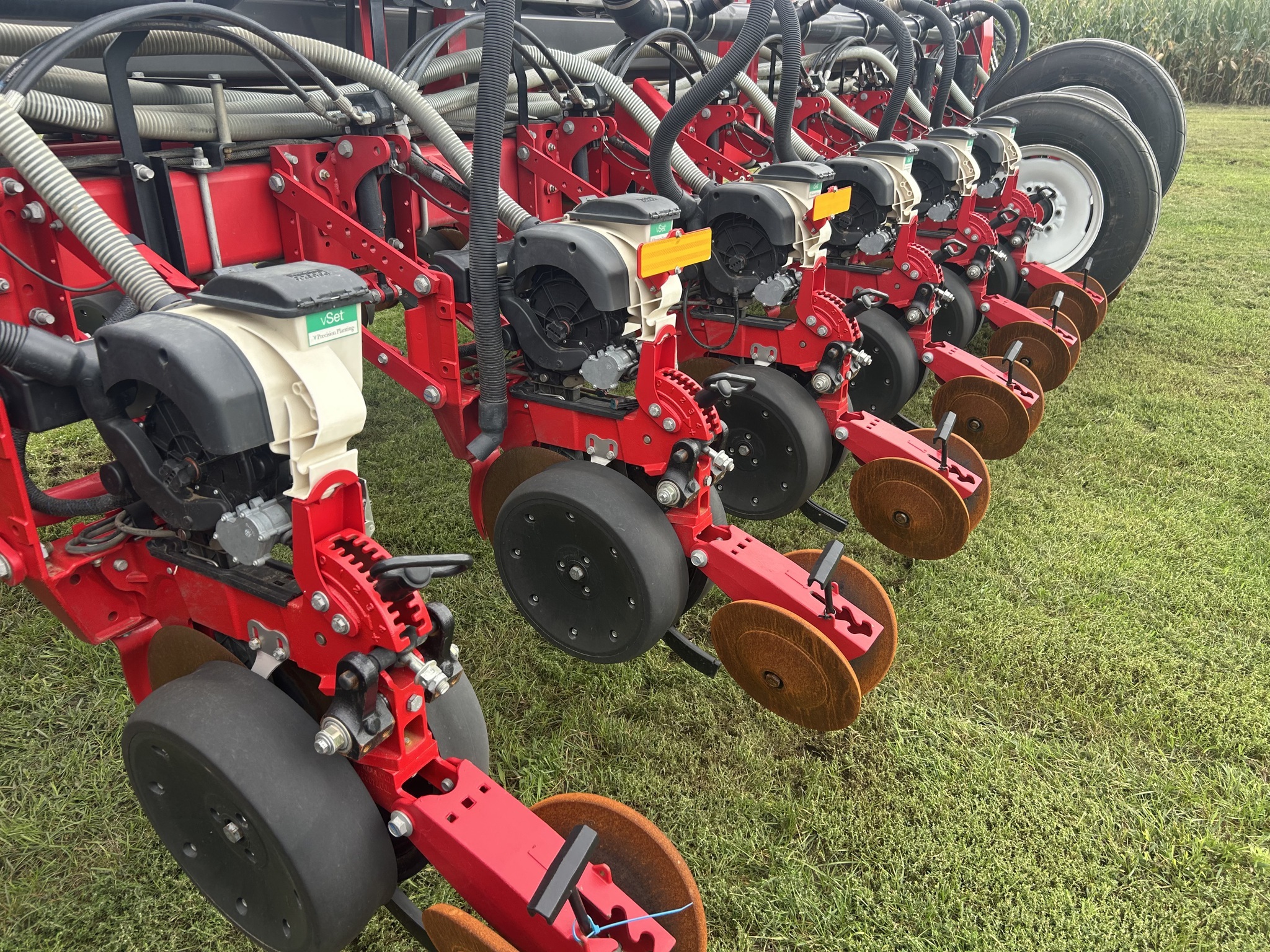 2021 AGCO White 9824VE Planter