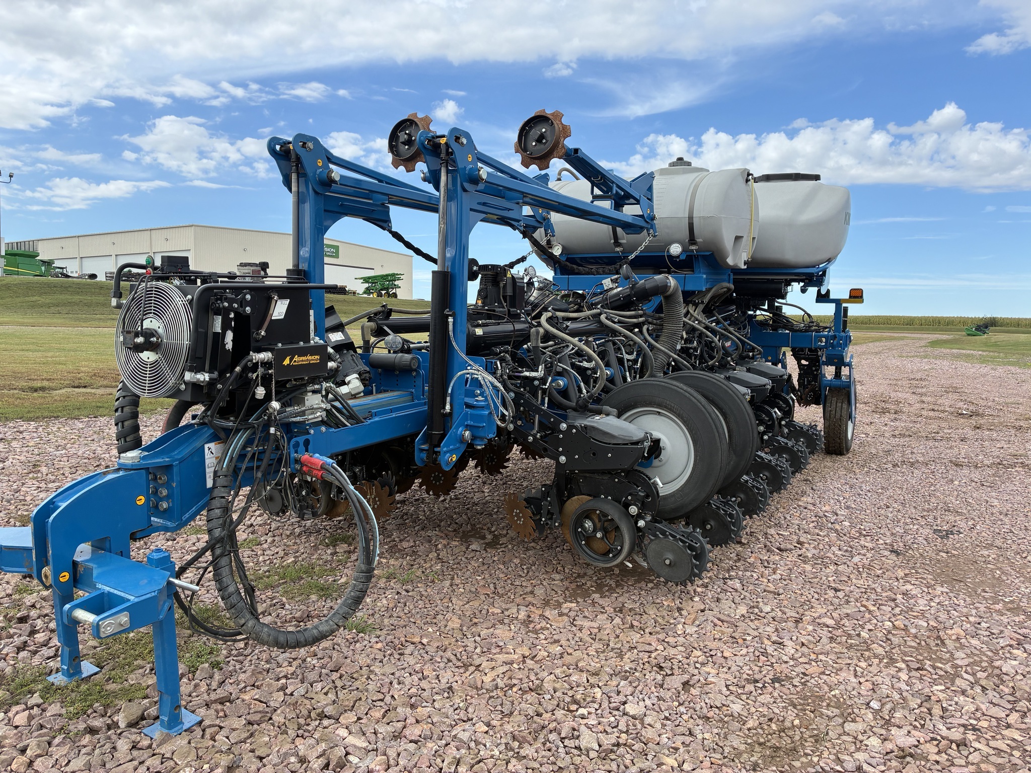 2023 Kinze 4905 Planter