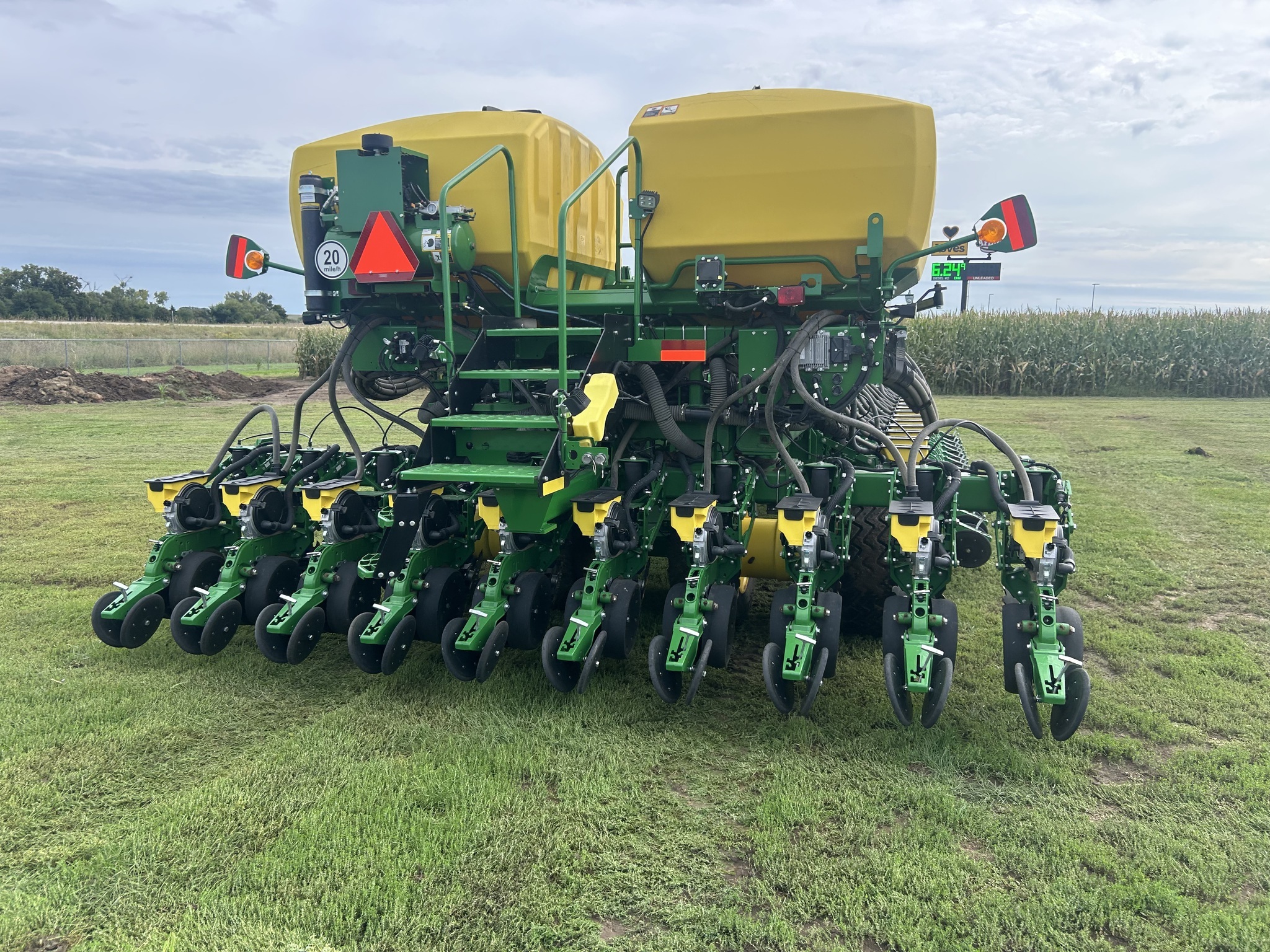 2025 John Deere DB60 Planter