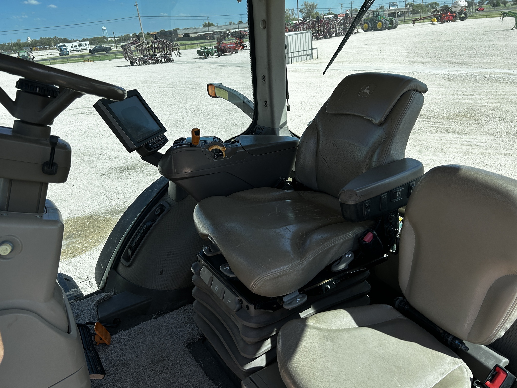 2016 John Deere 8370R Tractor
