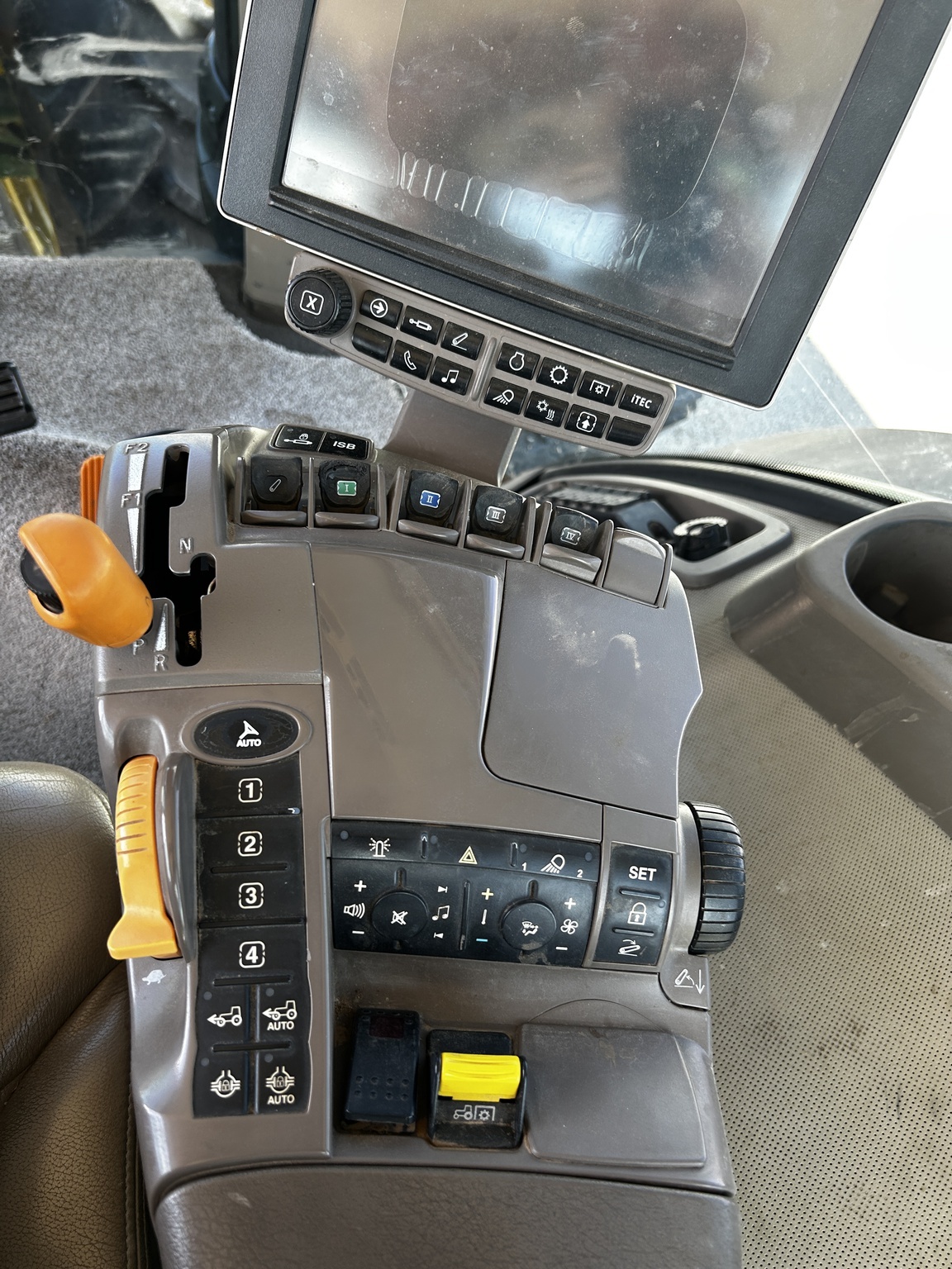 2016 John Deere 8370R Tractor