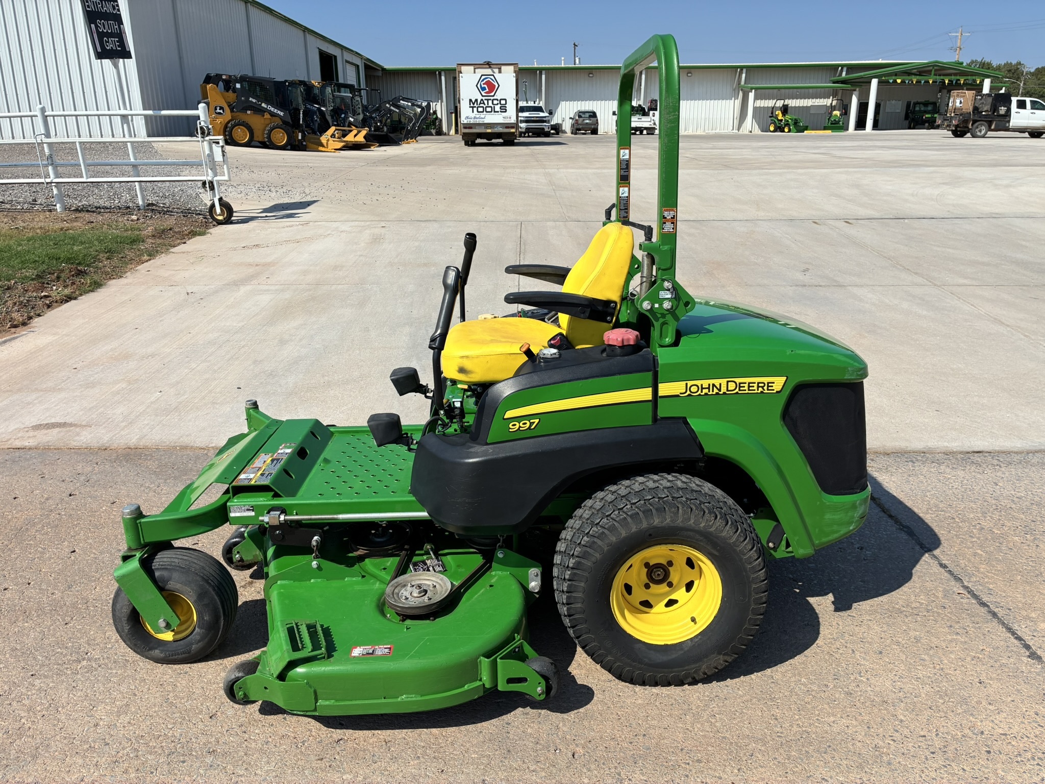 2012 John Deere 997 Lawn Mower