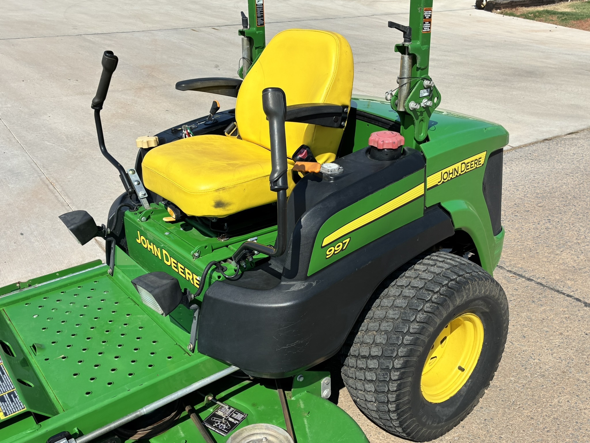 2012 John Deere 997 Lawn Mower