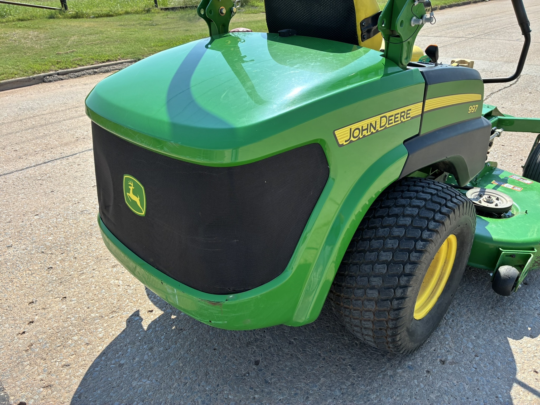 2012 John Deere 997 Lawn Mower