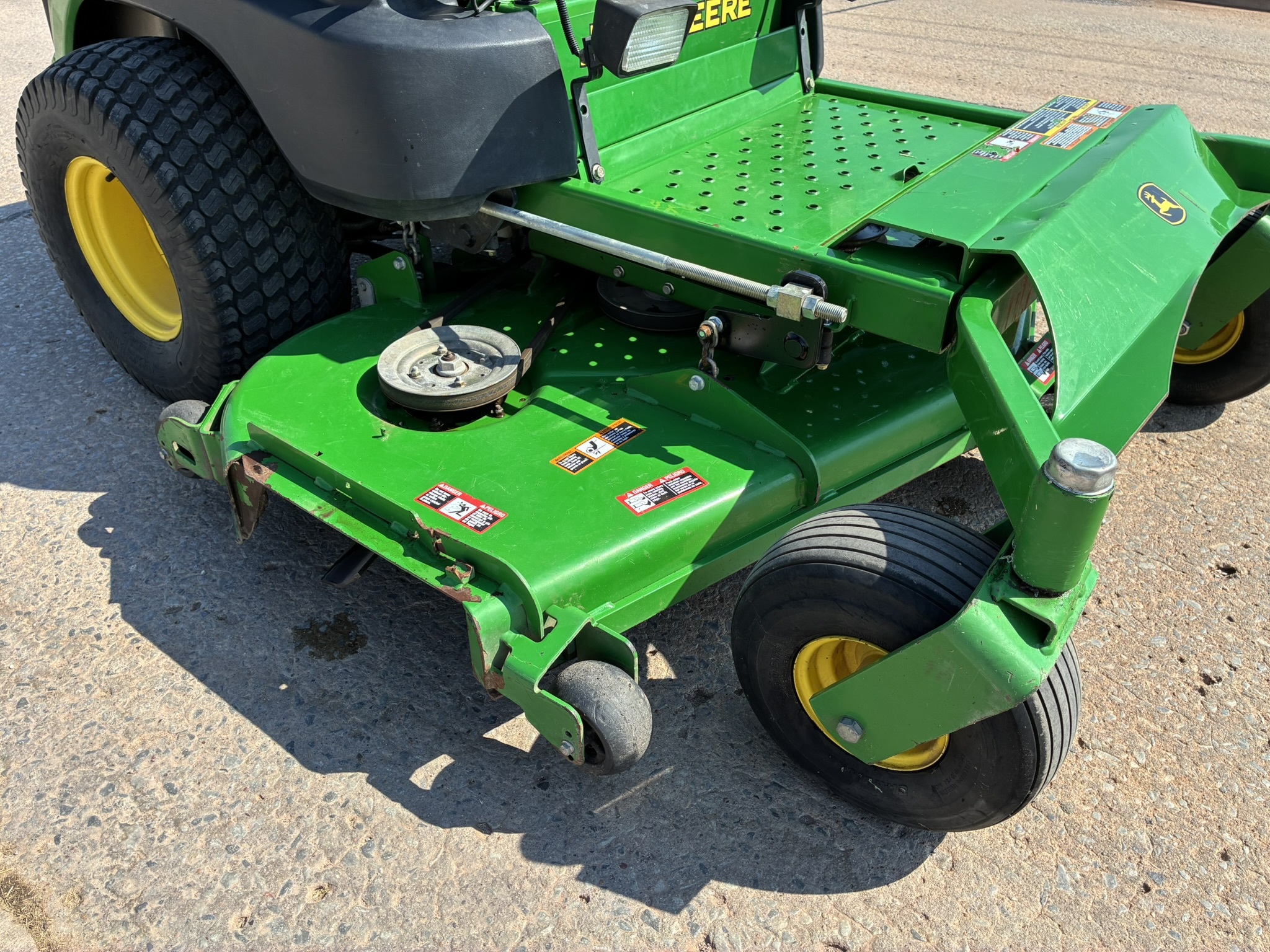 2012 John Deere 997 Lawn Mower