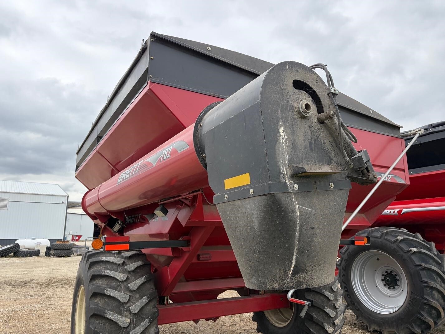 2010 Brent 782 Grain Cart