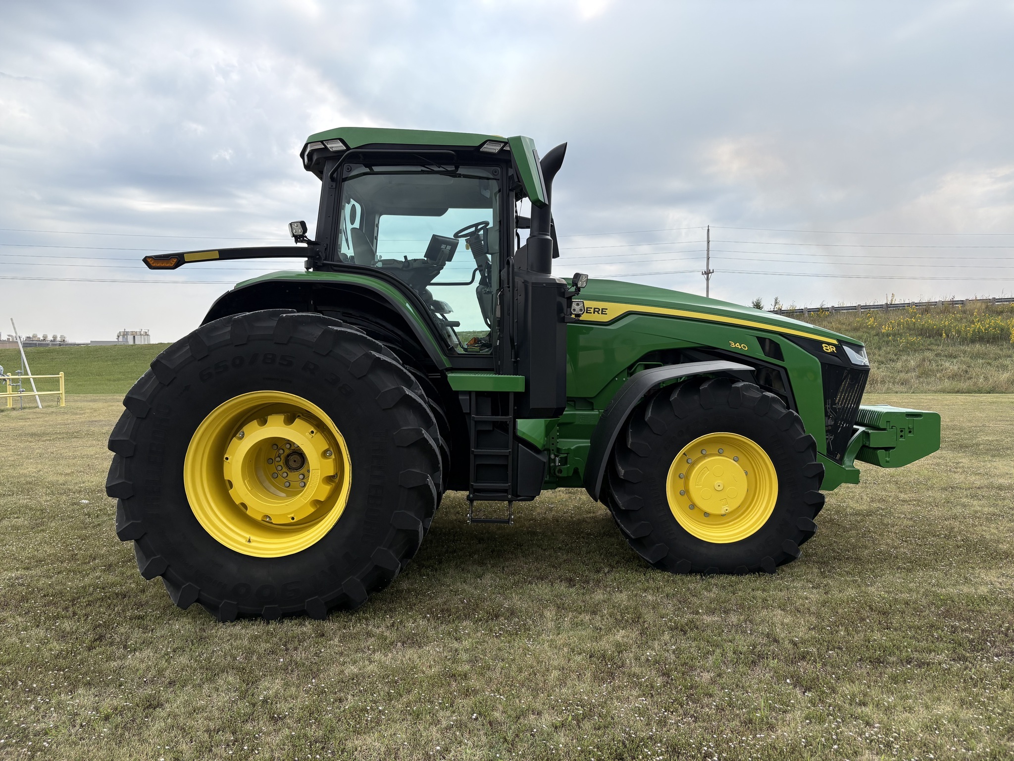 2025 John Deere 8R 340 Tractor