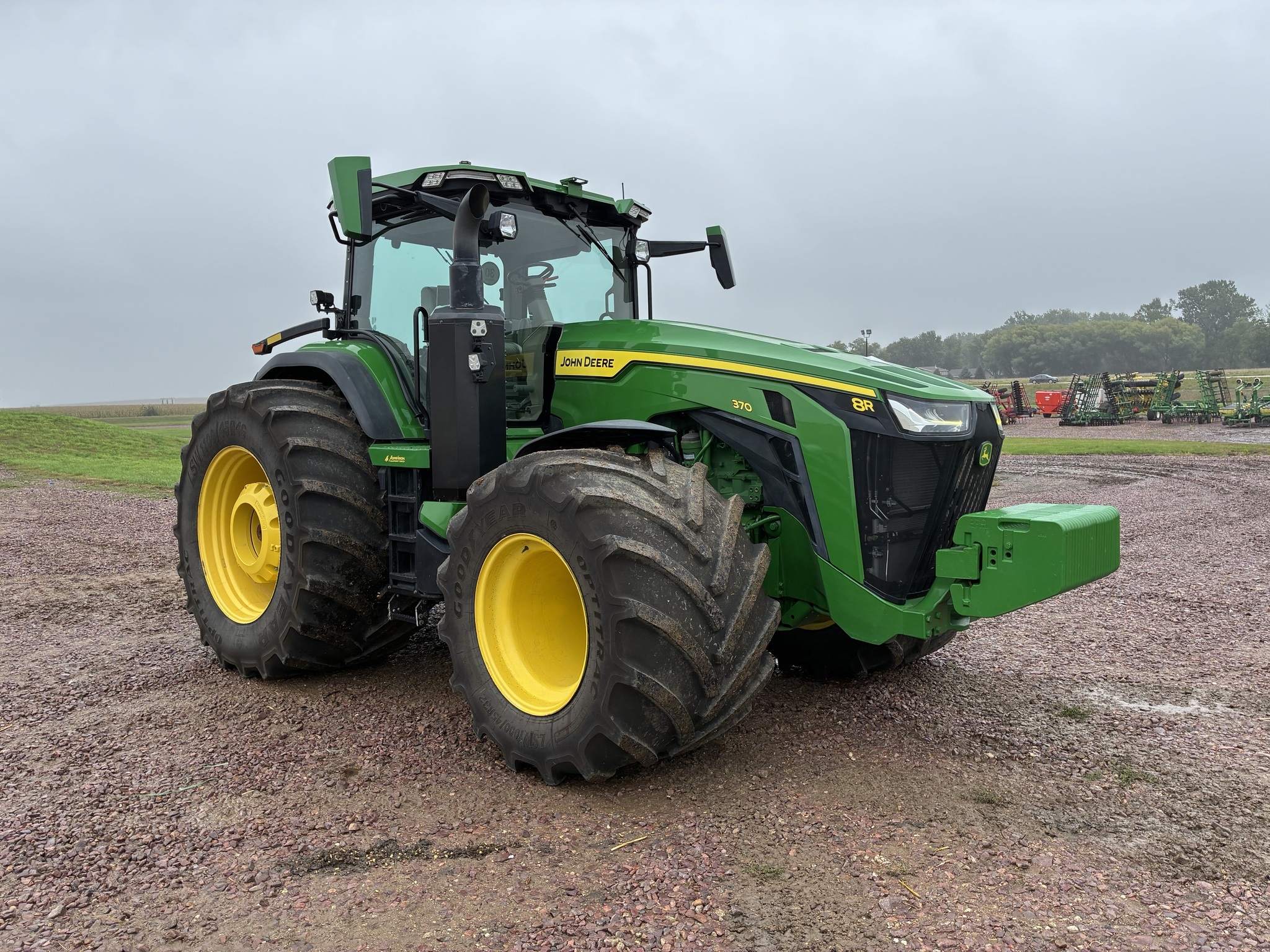 2022 John Deere 8R 370 Tractor