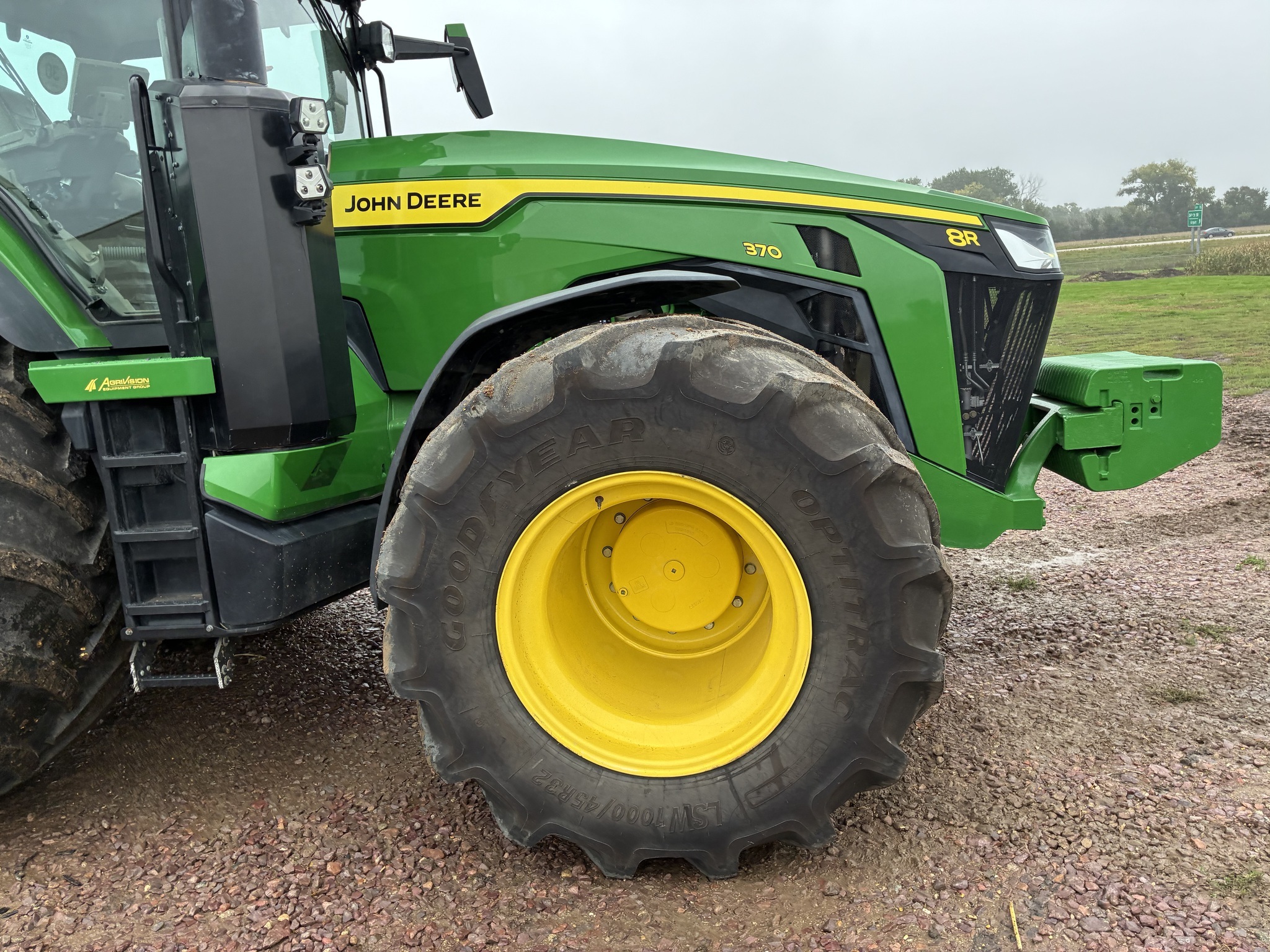 2022 John Deere 8R 370 Tractor