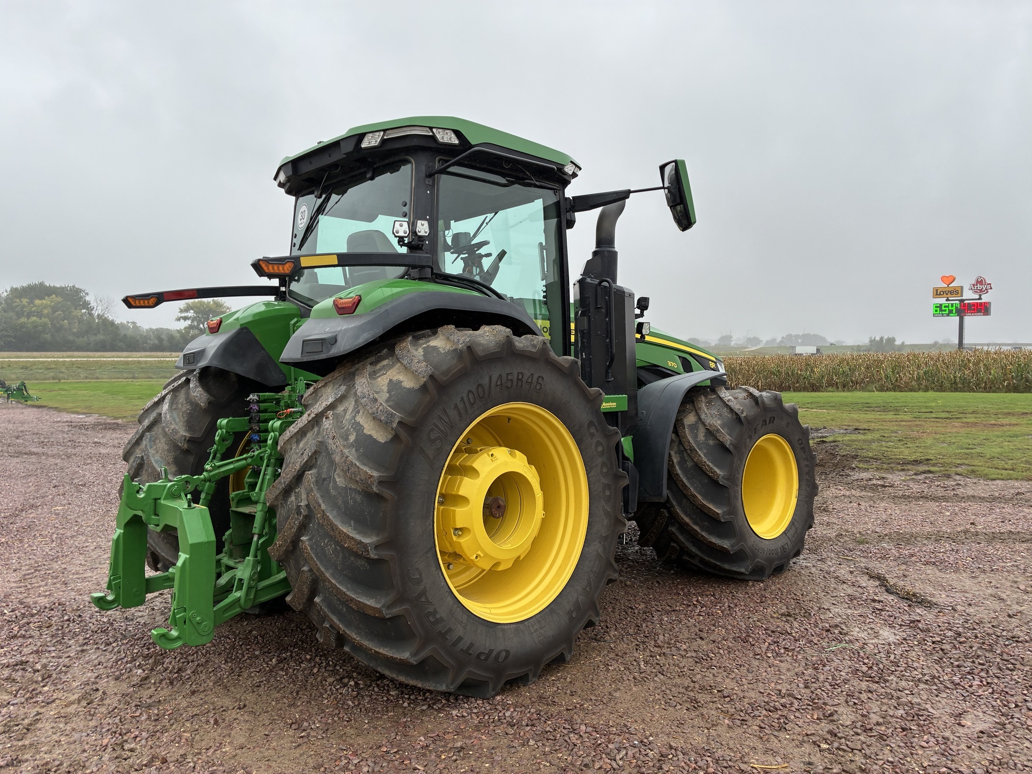 2022 John Deere 8R 370 Tractor
