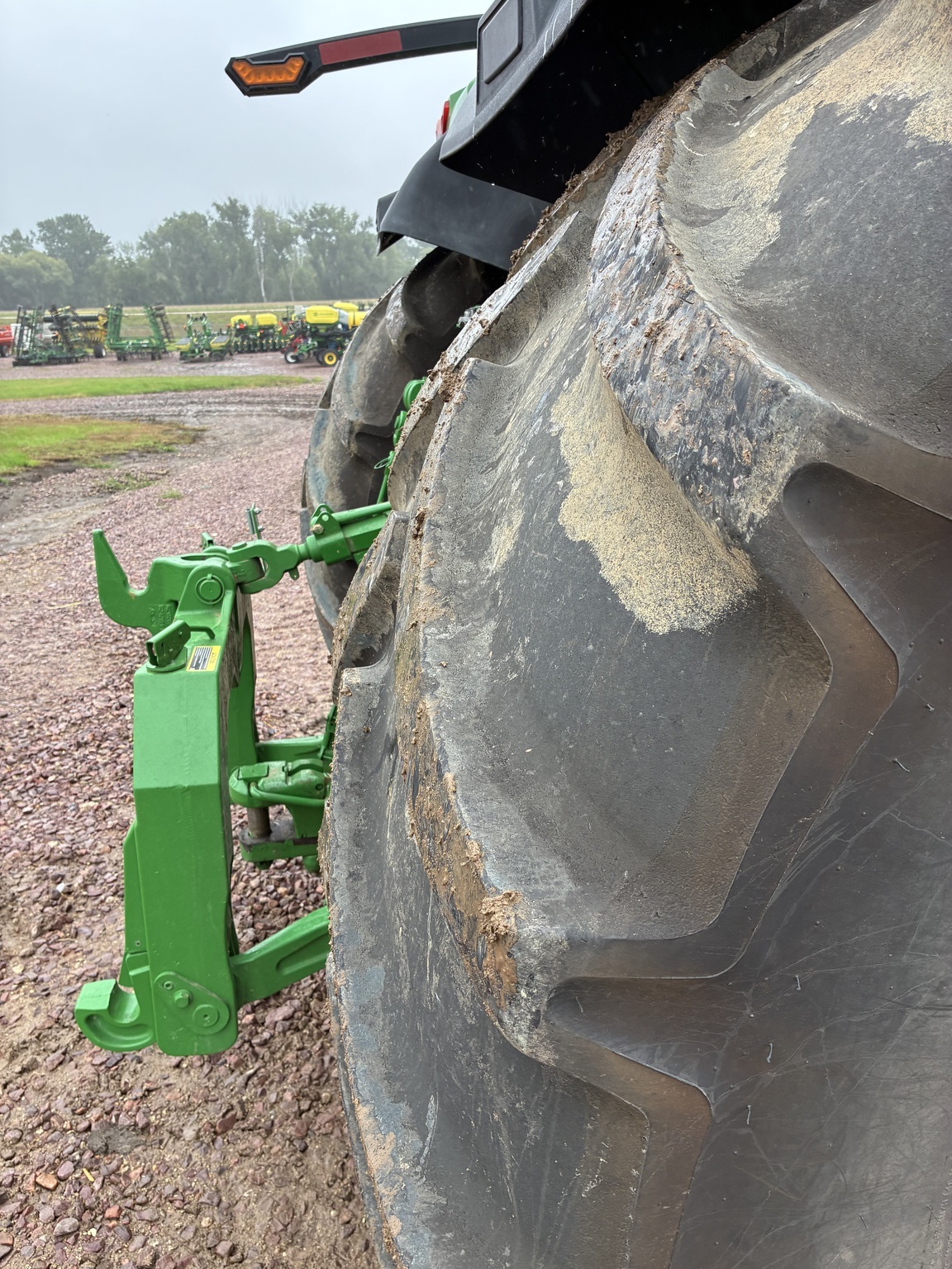 2022 John Deere 8R 370 Tractor