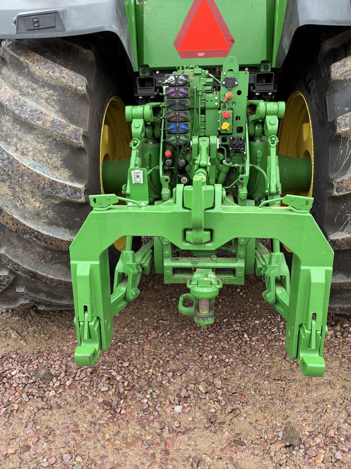 2022 John Deere 8R 370 Tractor