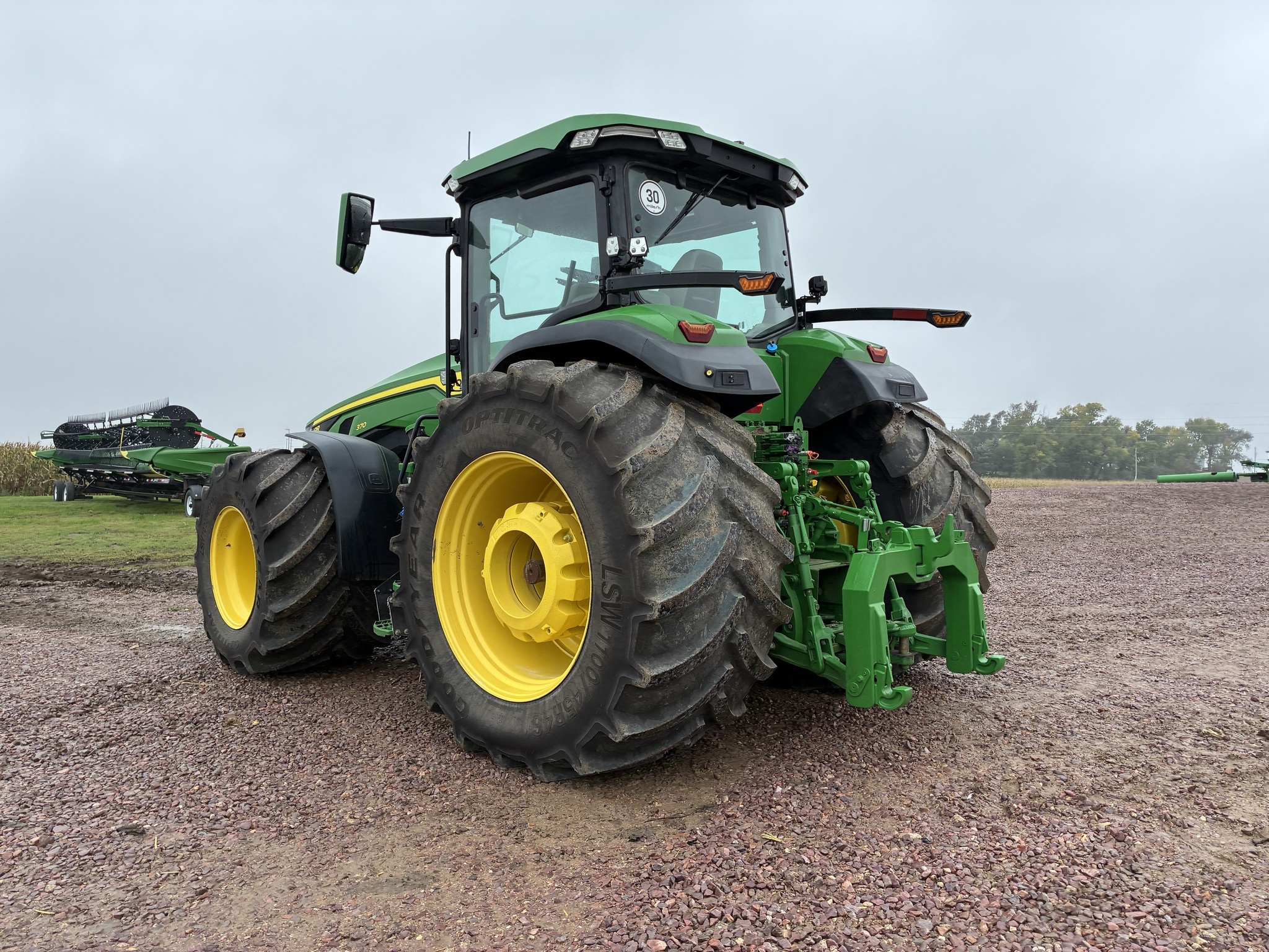 2022 John Deere 8R 370 Tractor