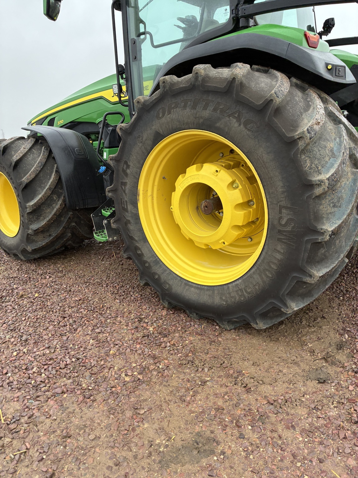 2022 John Deere 8R 370 Tractor
