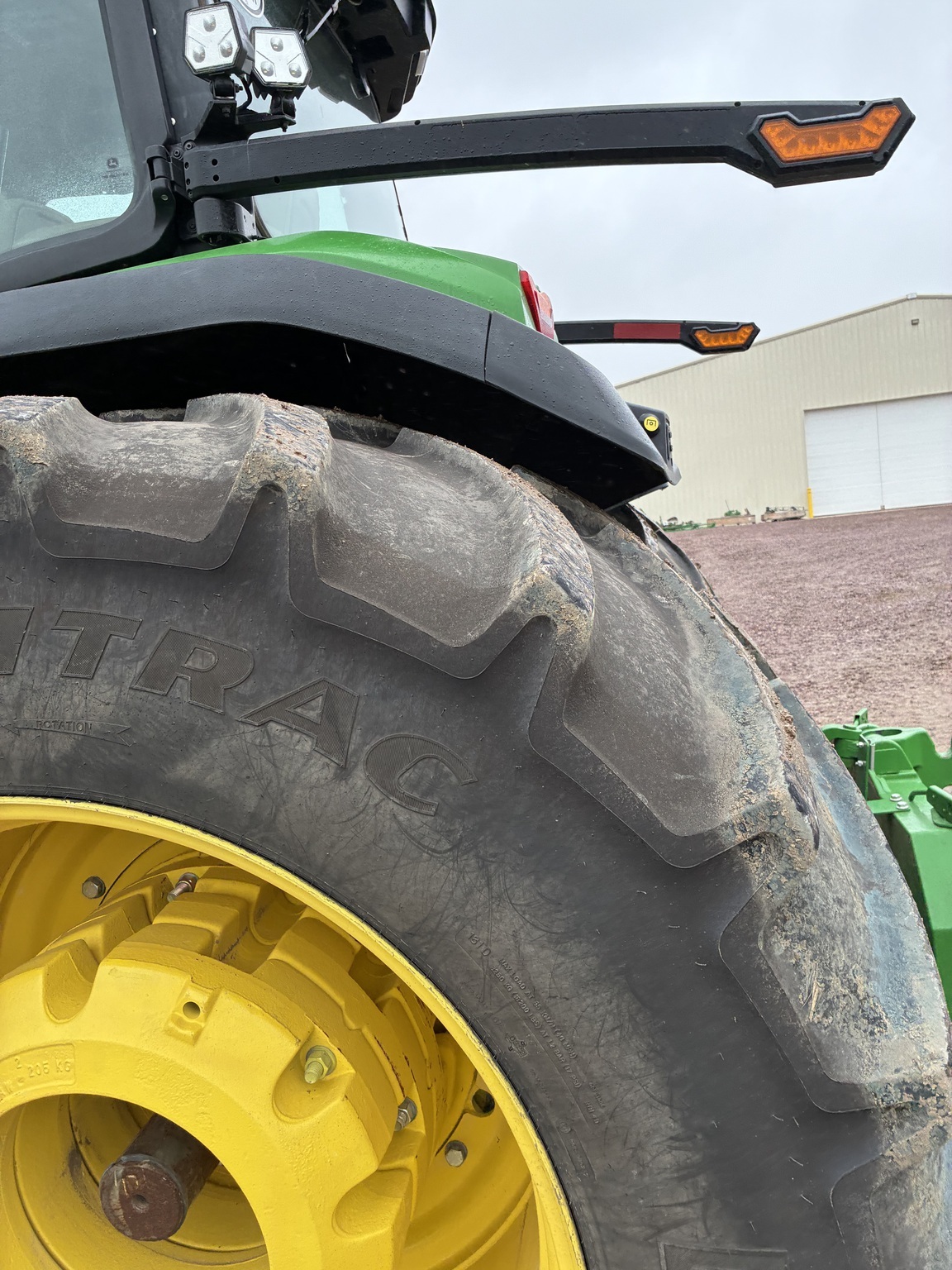 2022 John Deere 8R 370 Tractor