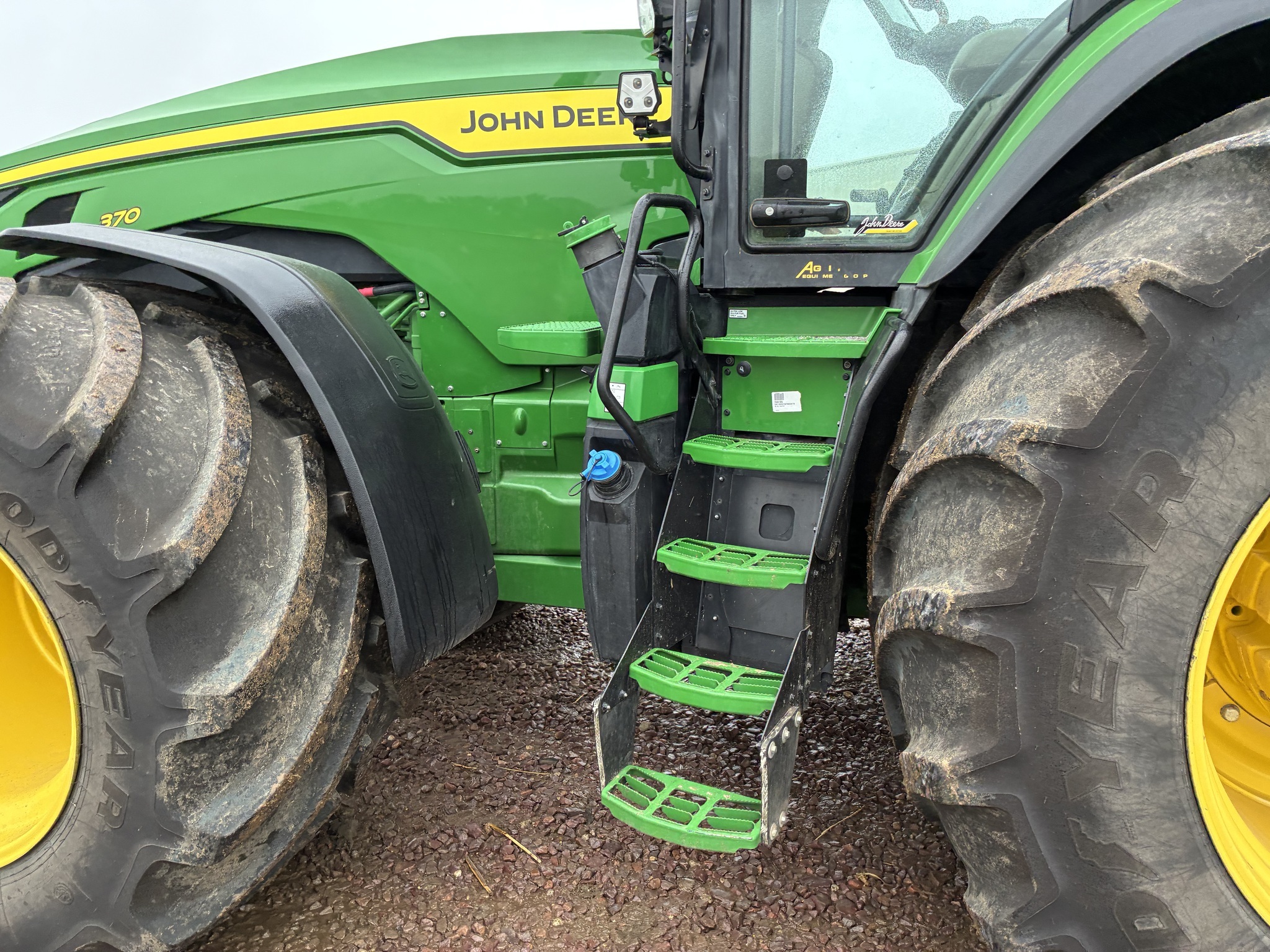 2022 John Deere 8R 370 Tractor