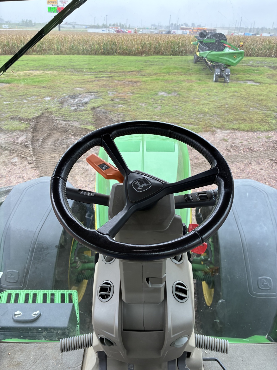 2022 John Deere 8R 370 Tractor