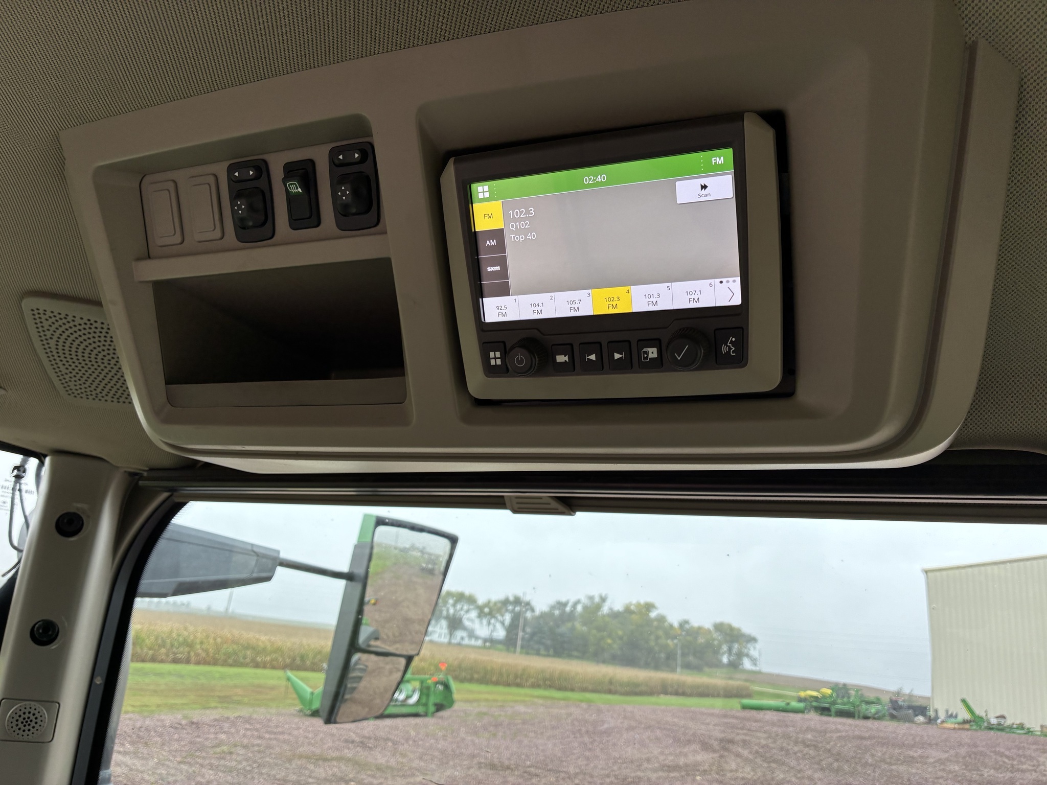 2022 John Deere 8R 370 Tractor