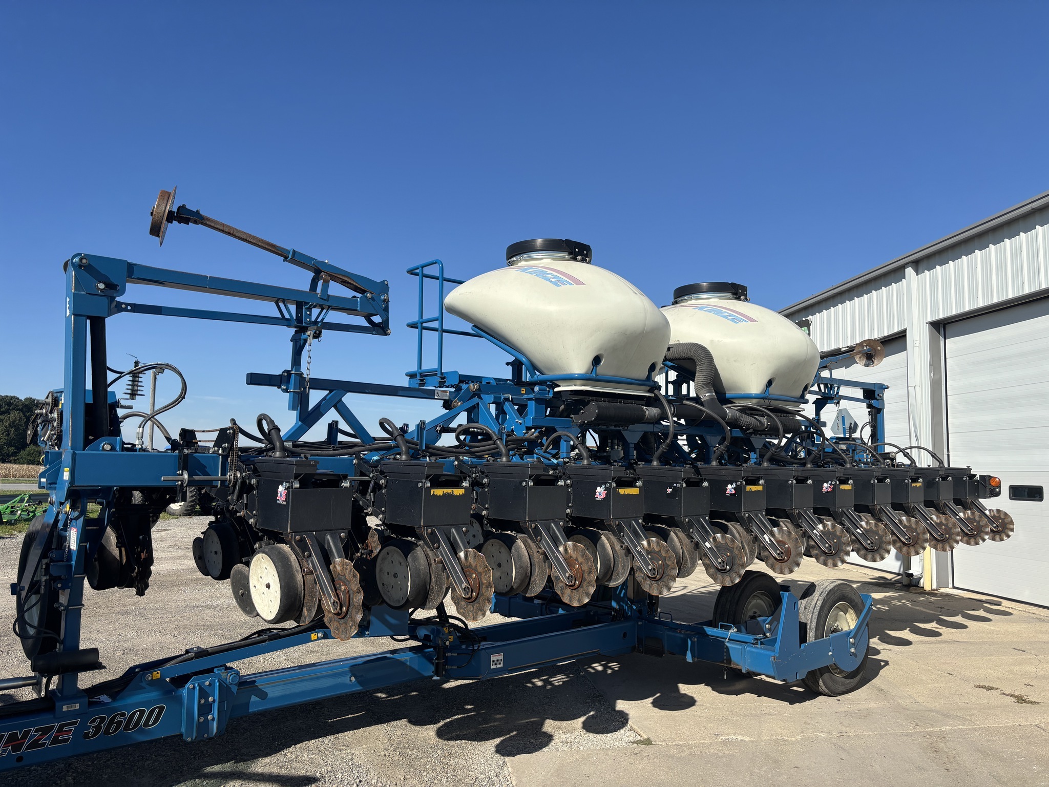 2012 Kinze 3600 ASD Planter