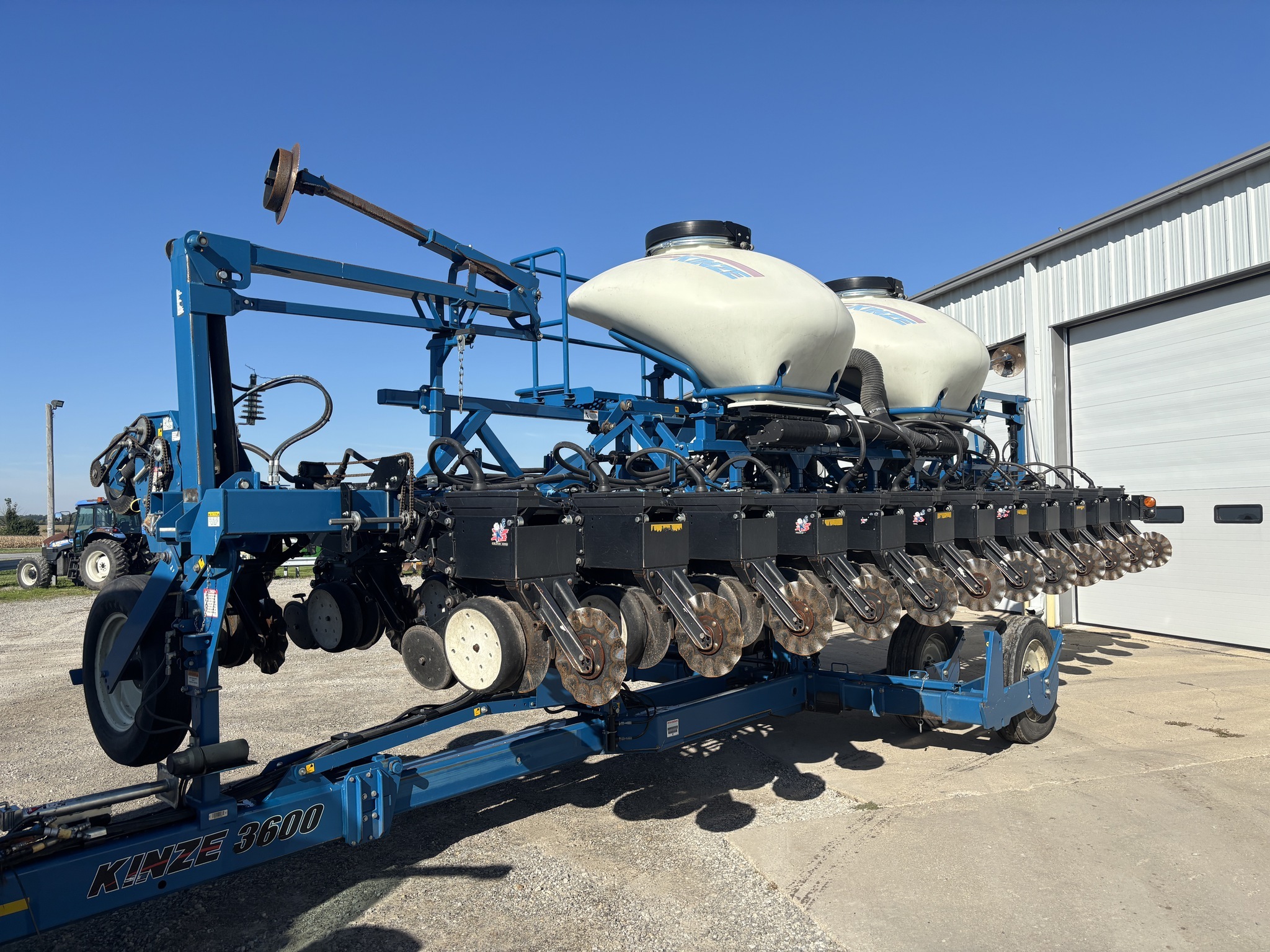 2012 Kinze 3600 ASD Planter