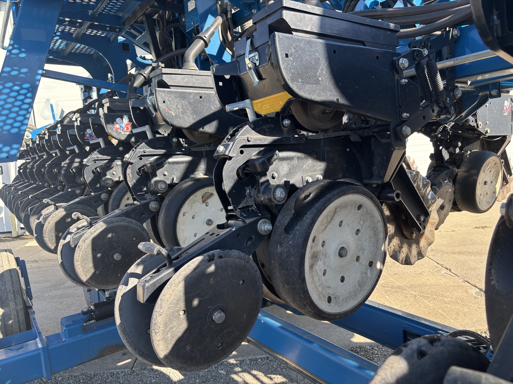 2012 Kinze 3600 ASD Planter