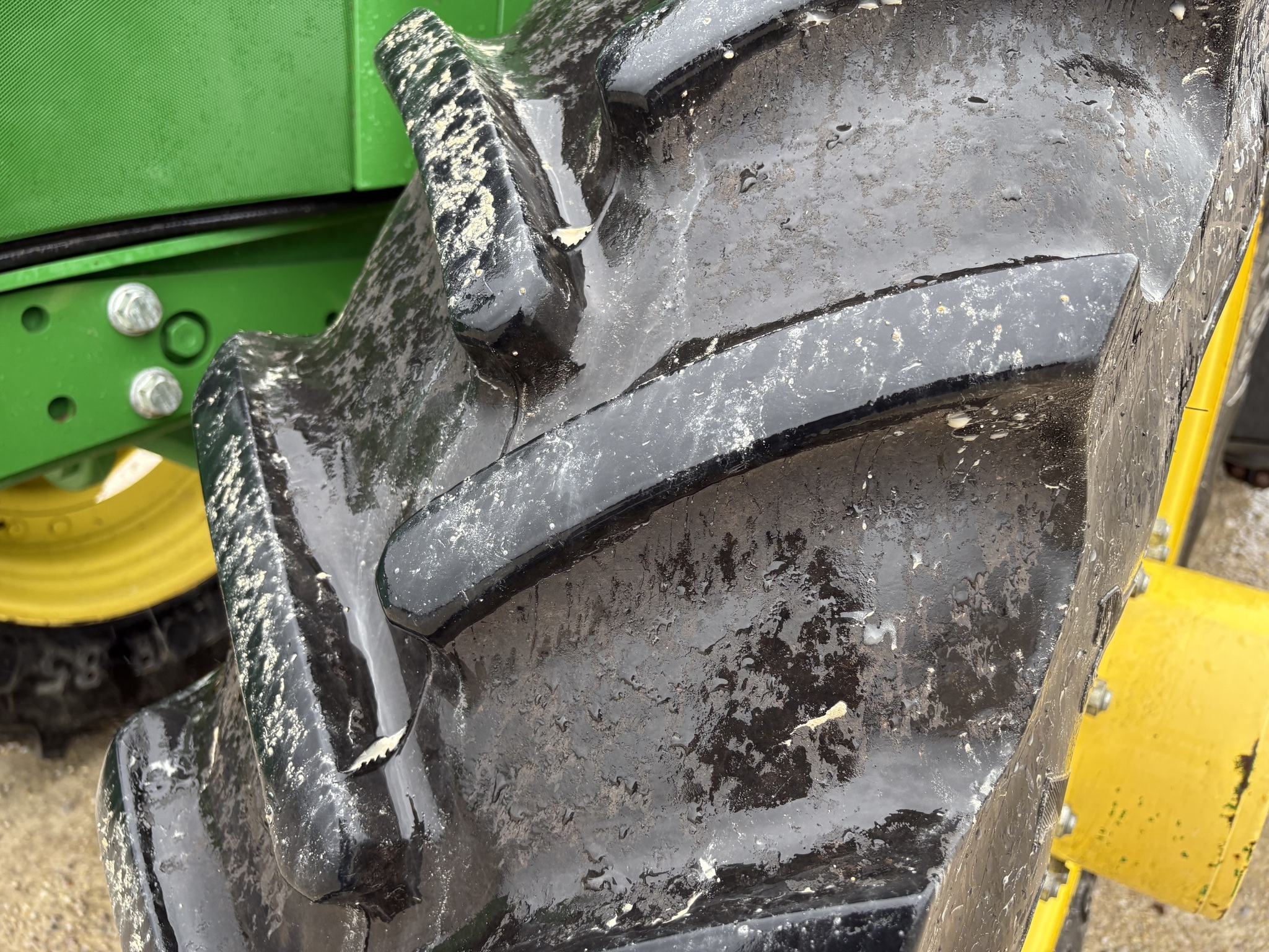 2023 John Deere 6R 195 Tractor