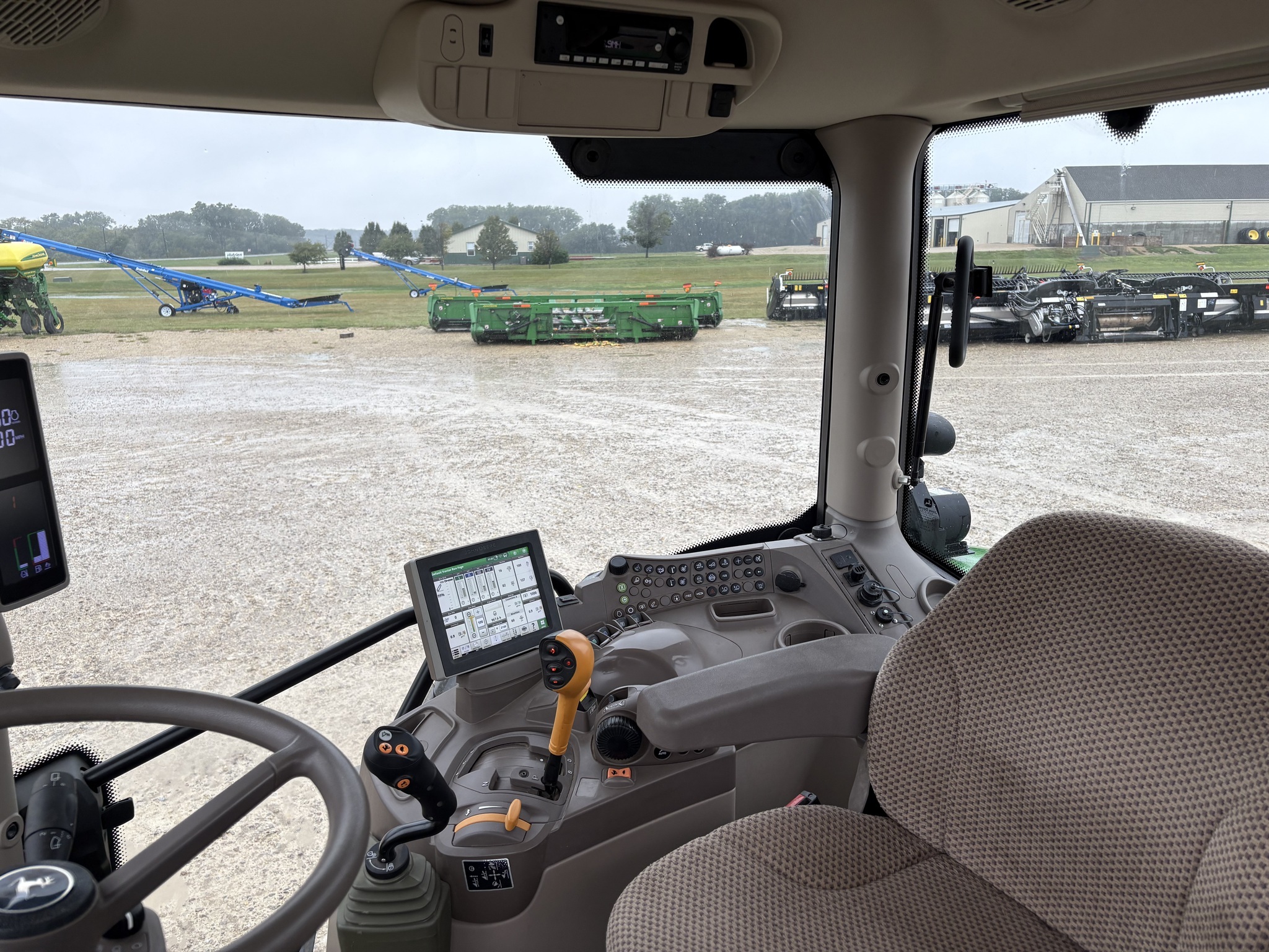 2023 John Deere 6R 195 Tractor