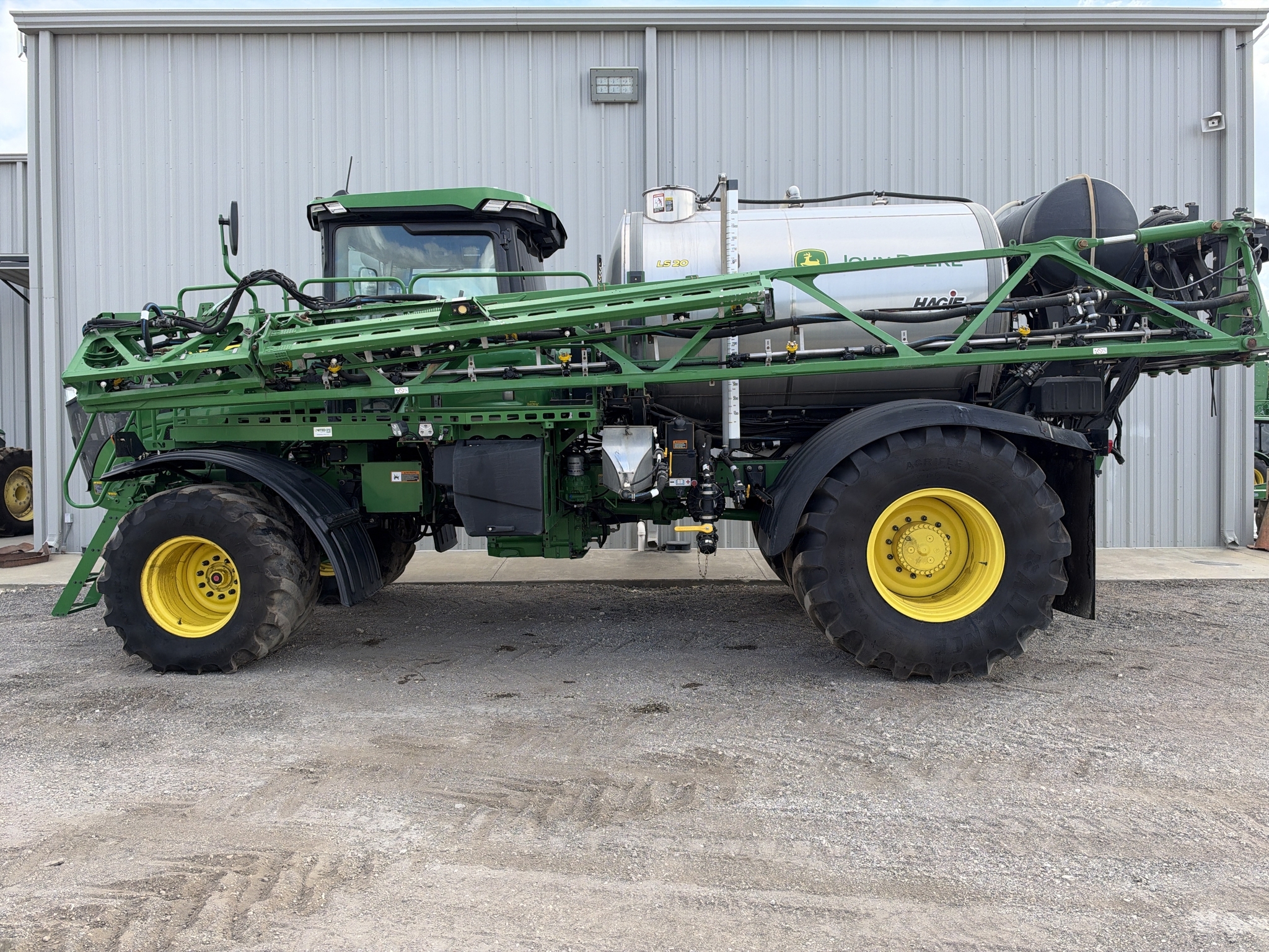2024 John Deere 800R Self-Propelled Fertilizer Spreader