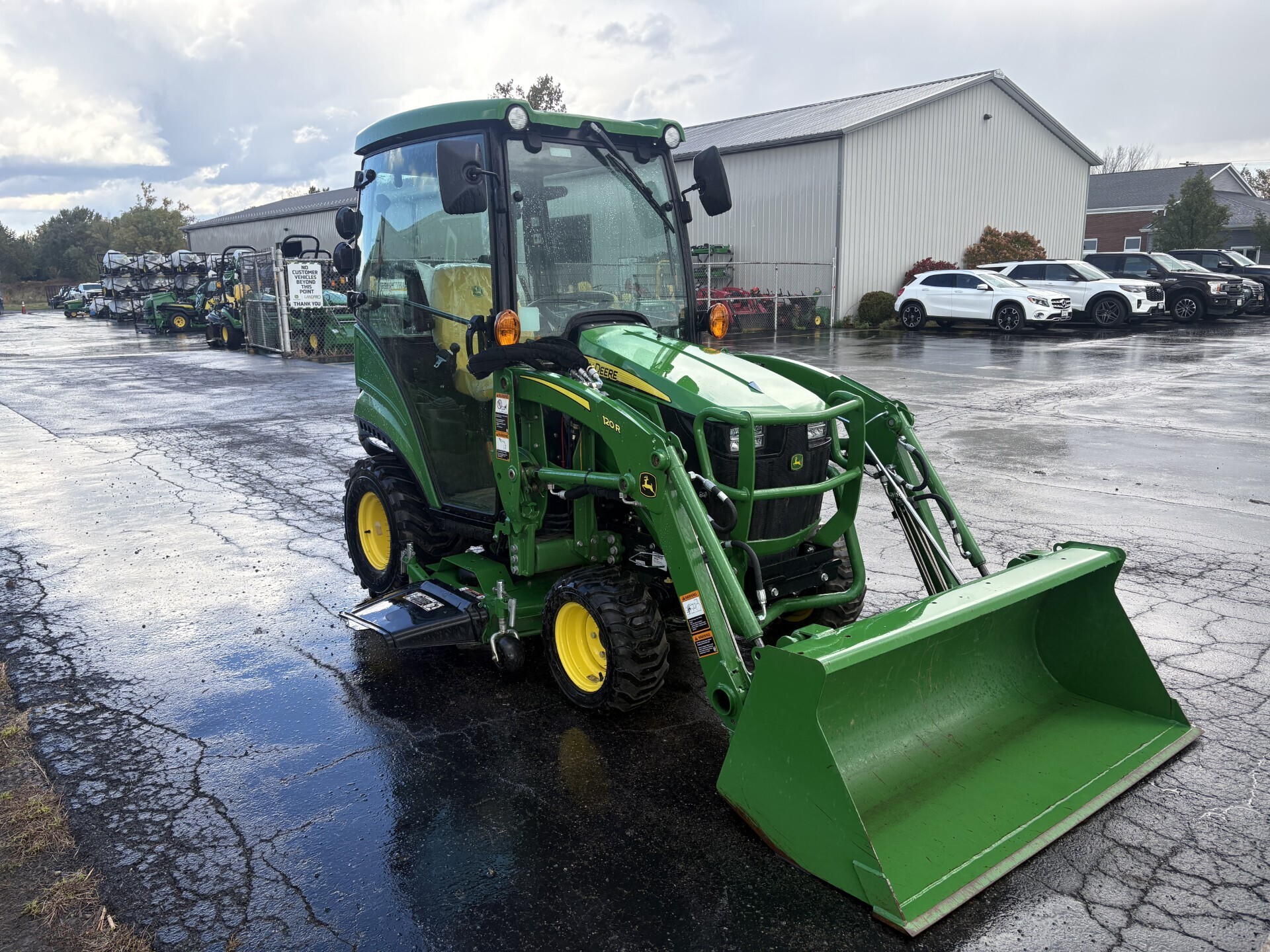 2023 John Deere 1025R Tractor