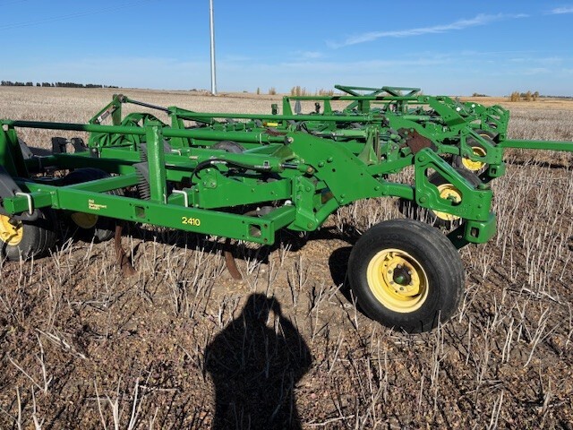 2012 John Deere 2410 Chisel Plow - $45,000 | Machinery Pete