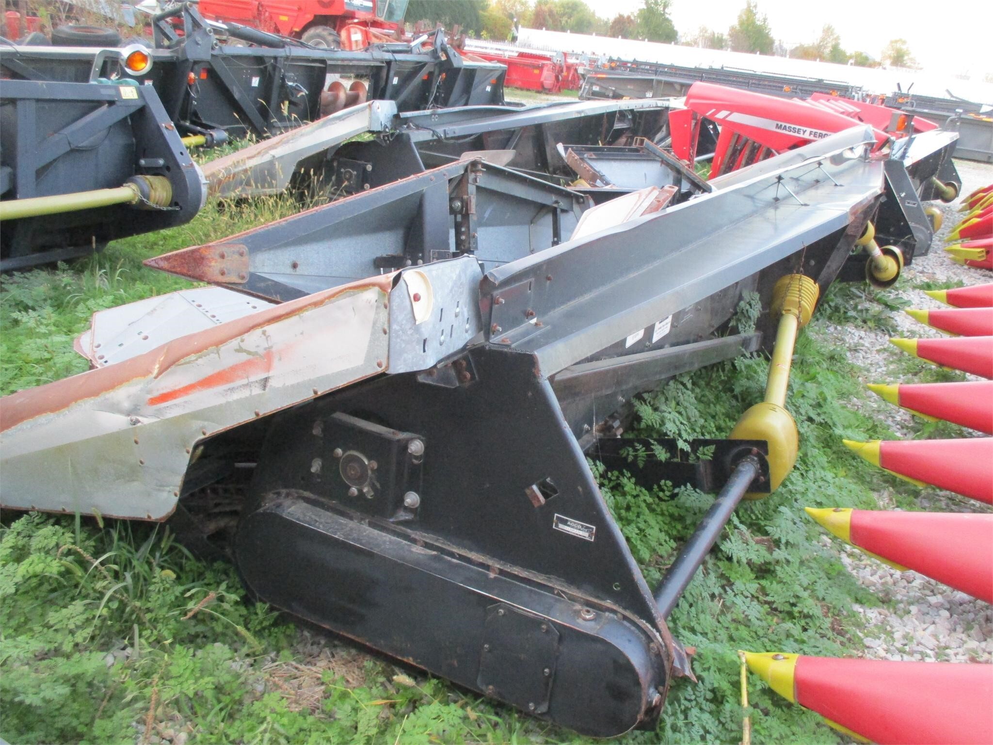 1992 Gleaner 830 Corn Head