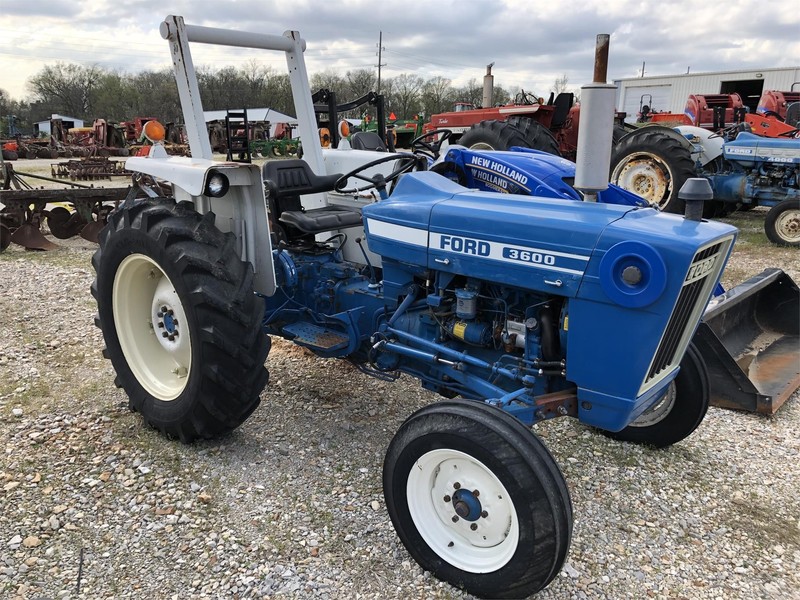 3600 Ford Tractor Crowad