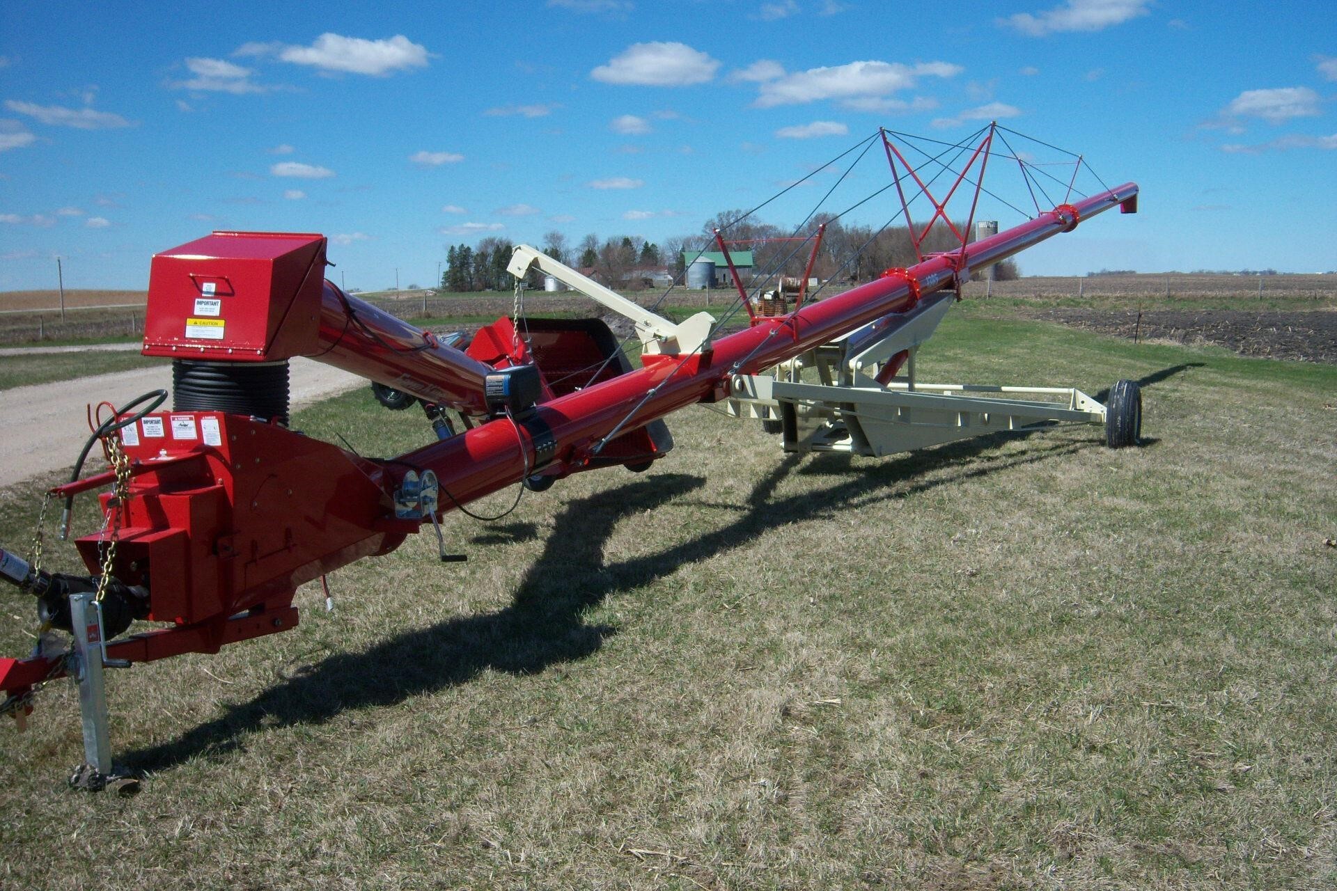2023 Farm King 1395 Augers and Conveyor