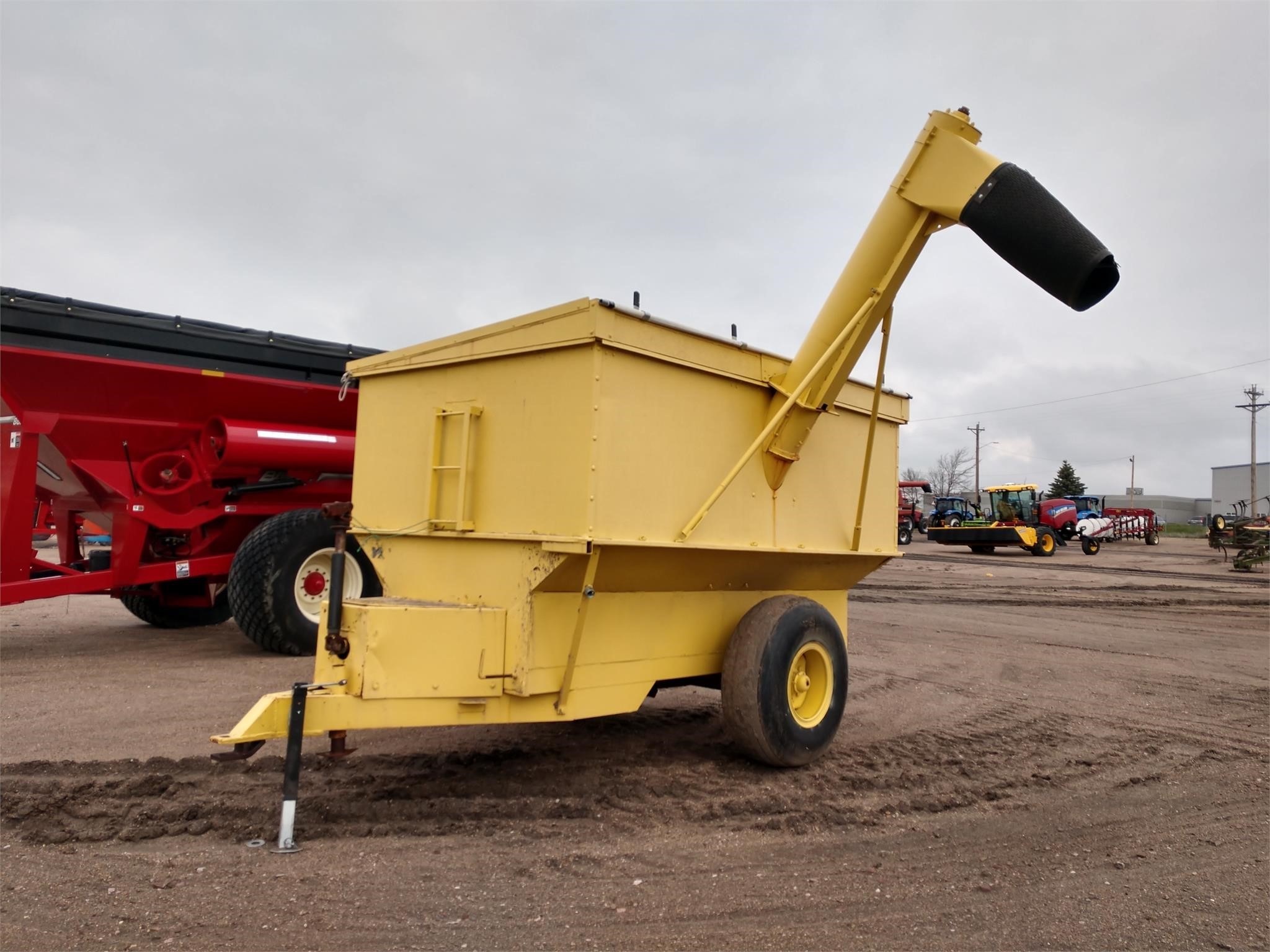Big 12 12K Grain Cart 1,900 Machinery Pete