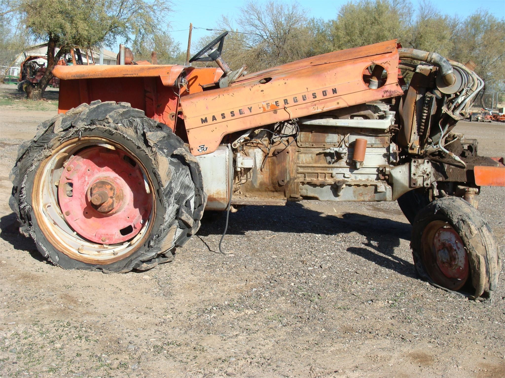  Massey Ferguson 1100 Tractor