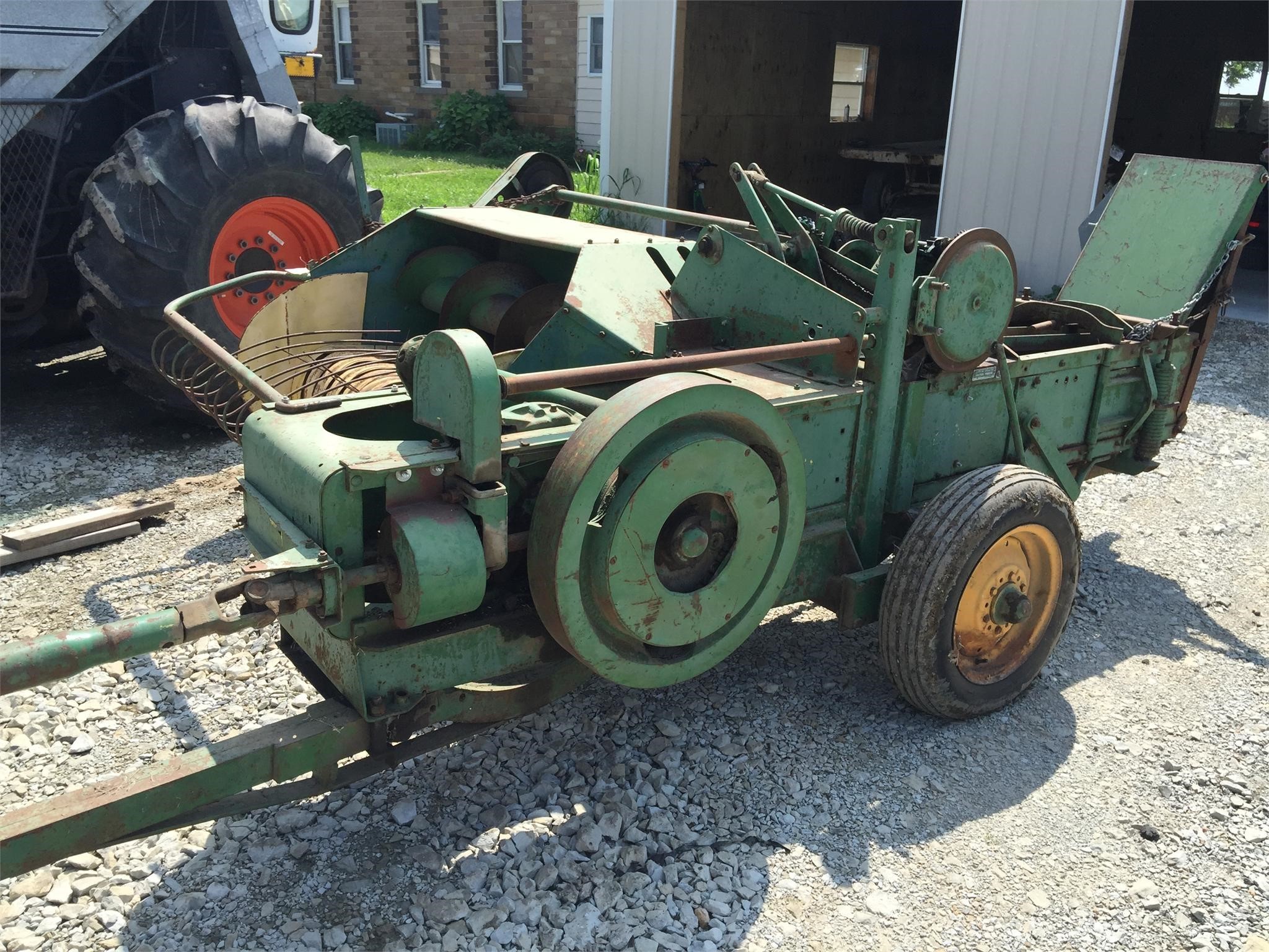 John Deere 214 Small Square Baler Wheeler, Illinois 2,750