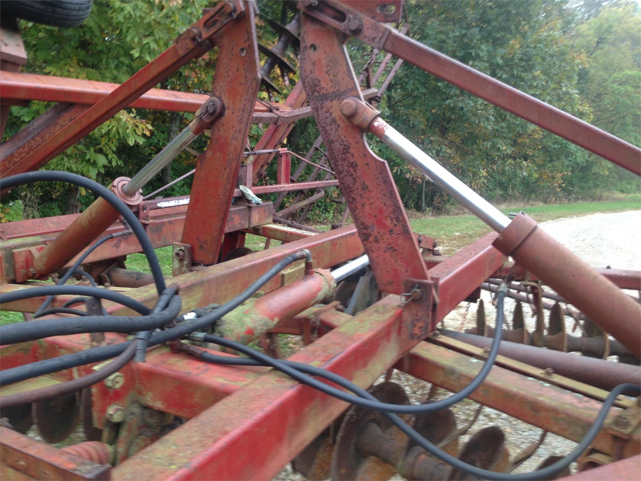 International Harvester 490 Disk 2,700 Machinery Pete