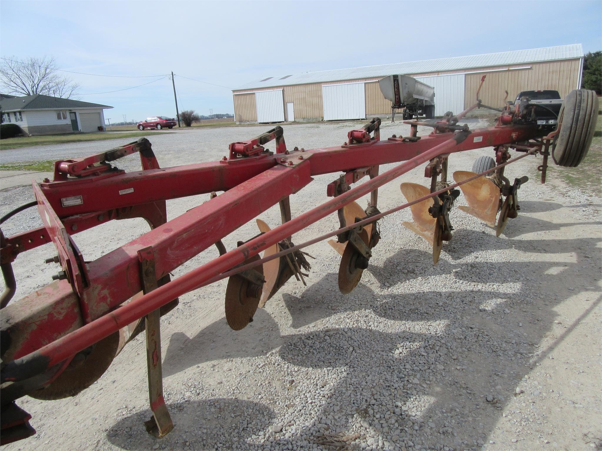 International Harvester 720 Plow 1,750 Machinery Pete