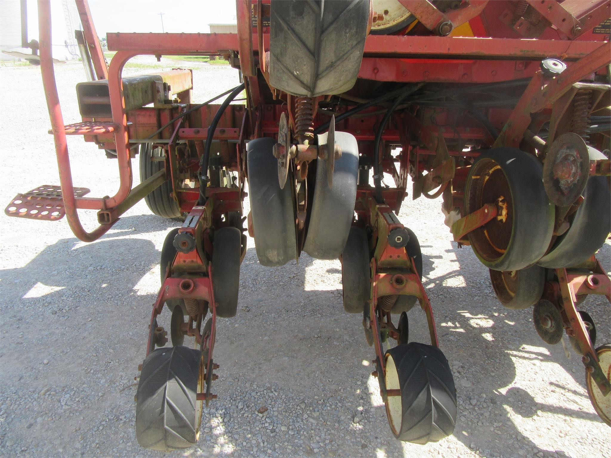 International Harvester 800 Cyclo Air Planter 4,500 Machinery Pete