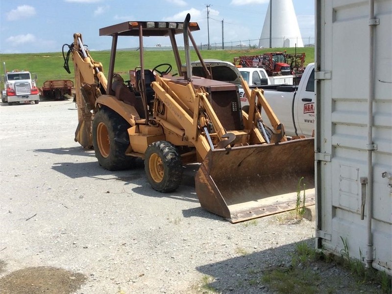Case 580 Backhoe >> Case 580 Backhoe Case 580 Backhoe >> Case 580 Backhoe