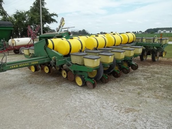 John Deere 7000 Planters For Sale Machinery Pete