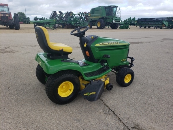 2000 John Deere LX255 Lawn and Garden - Rockford, Illinois | Machinery Pete