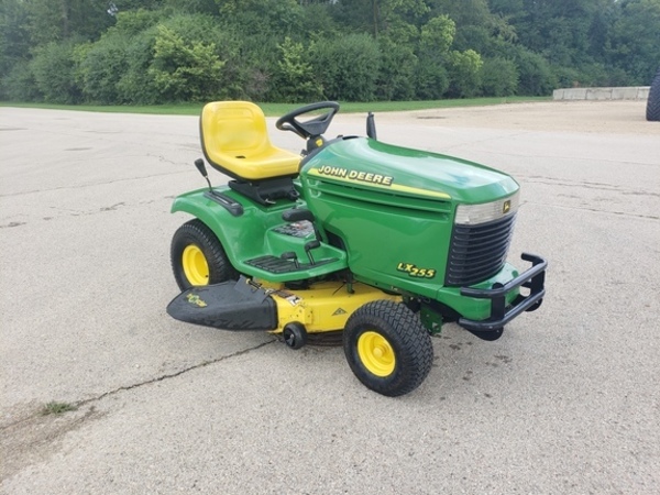 2000 John Deere LX255 Lawn and Garden - Rockford, Illinois | Machinery Pete