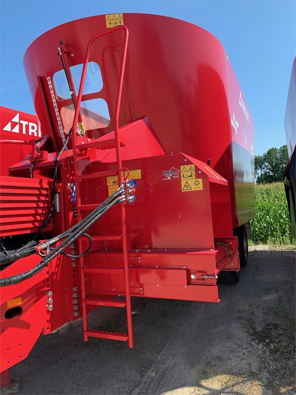  Trioliet Solomix 2-3200 Grinders and Mixer