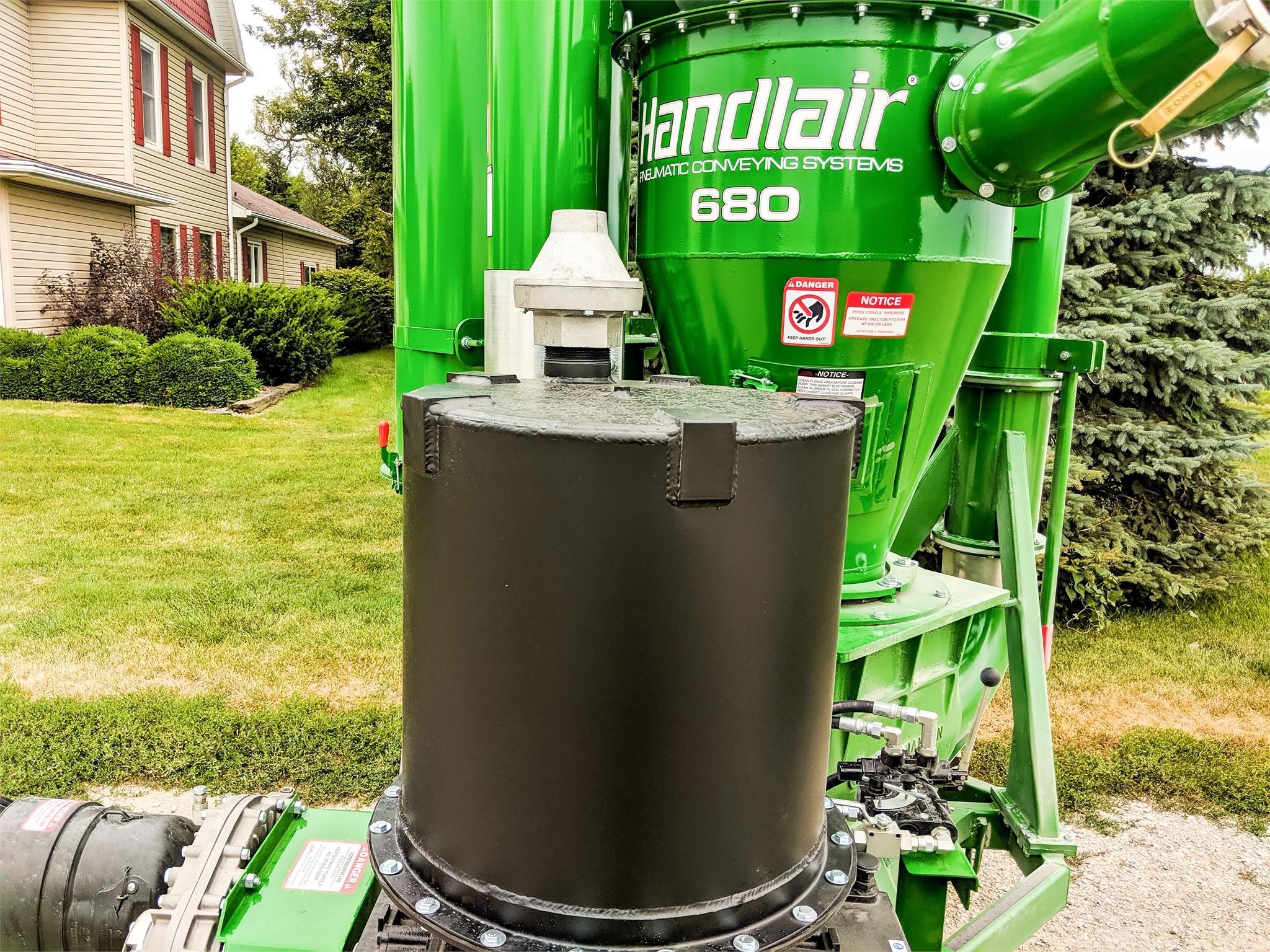 2026 Handlair 680 Grain Vac