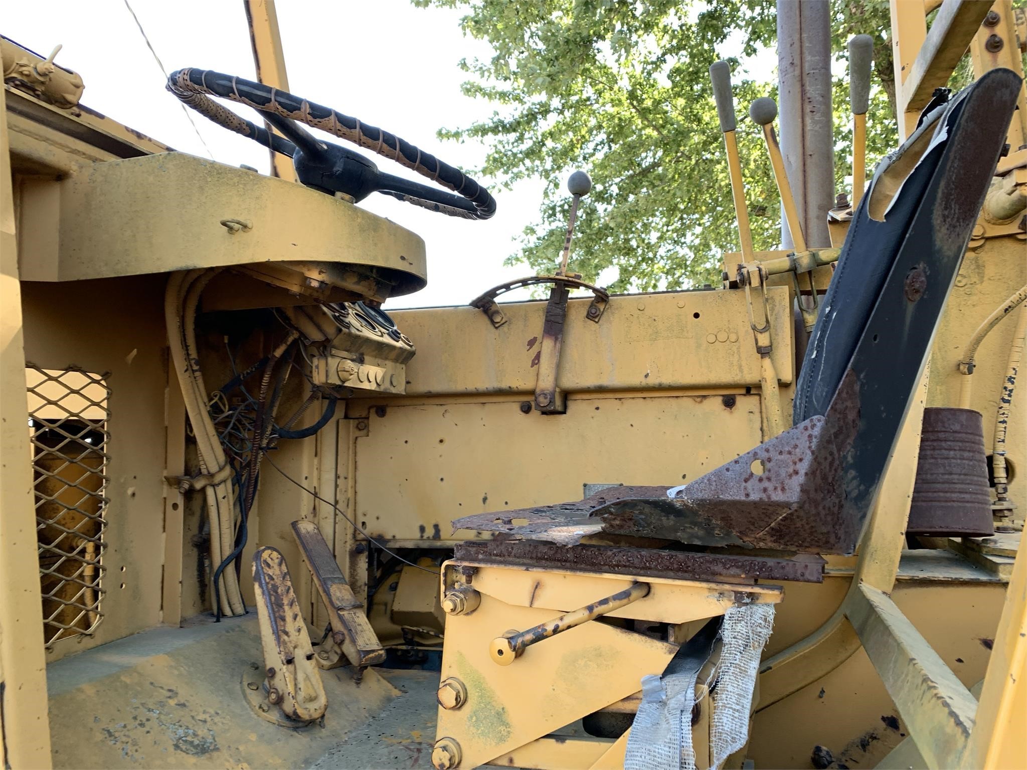  International E270 Scraper