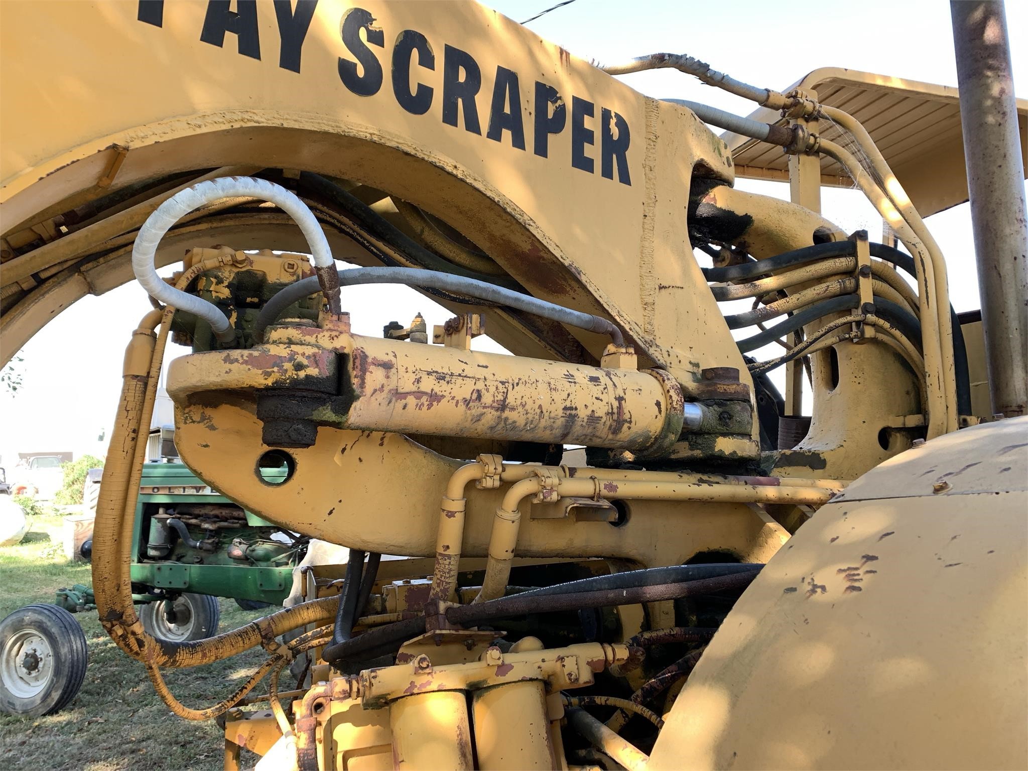  International E270 Scraper