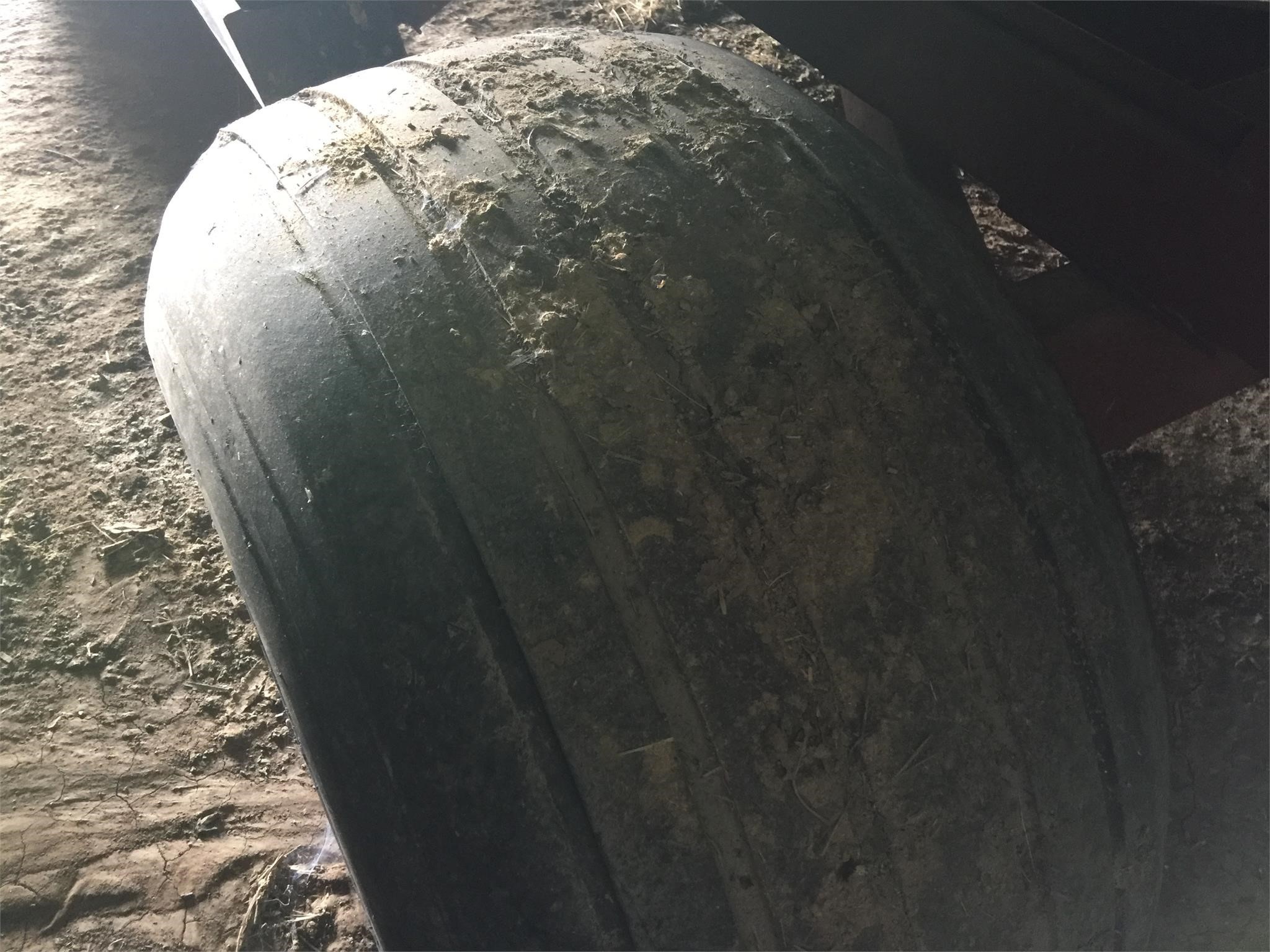  Firestone 21.5L16.1 Wheels / Tires / Track